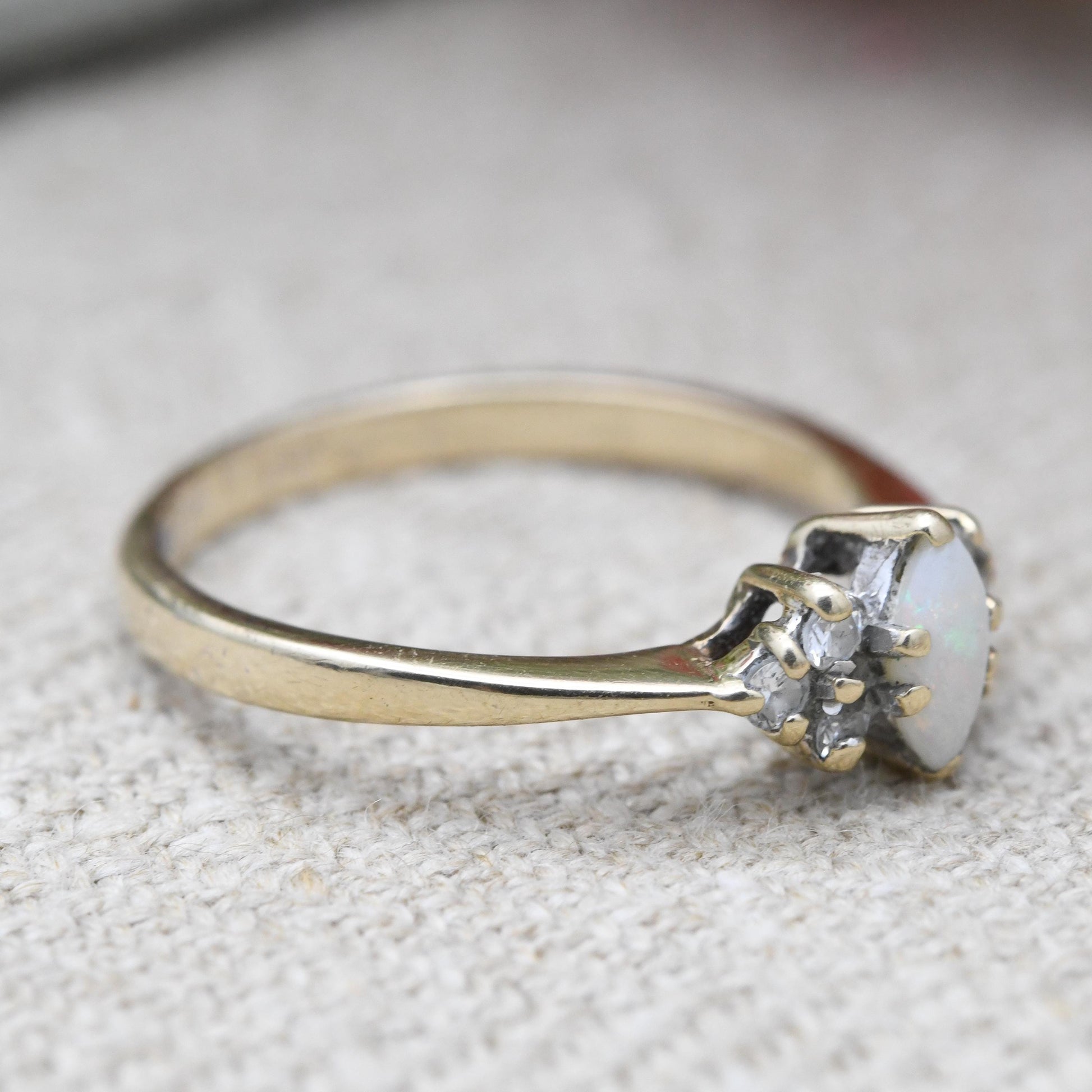 Vintage 9ct Gold Opal Ring 1990 - Pretty Marquise Cut Opal With Clear Side Stones | UK Size - O | US Size - 7 1/4