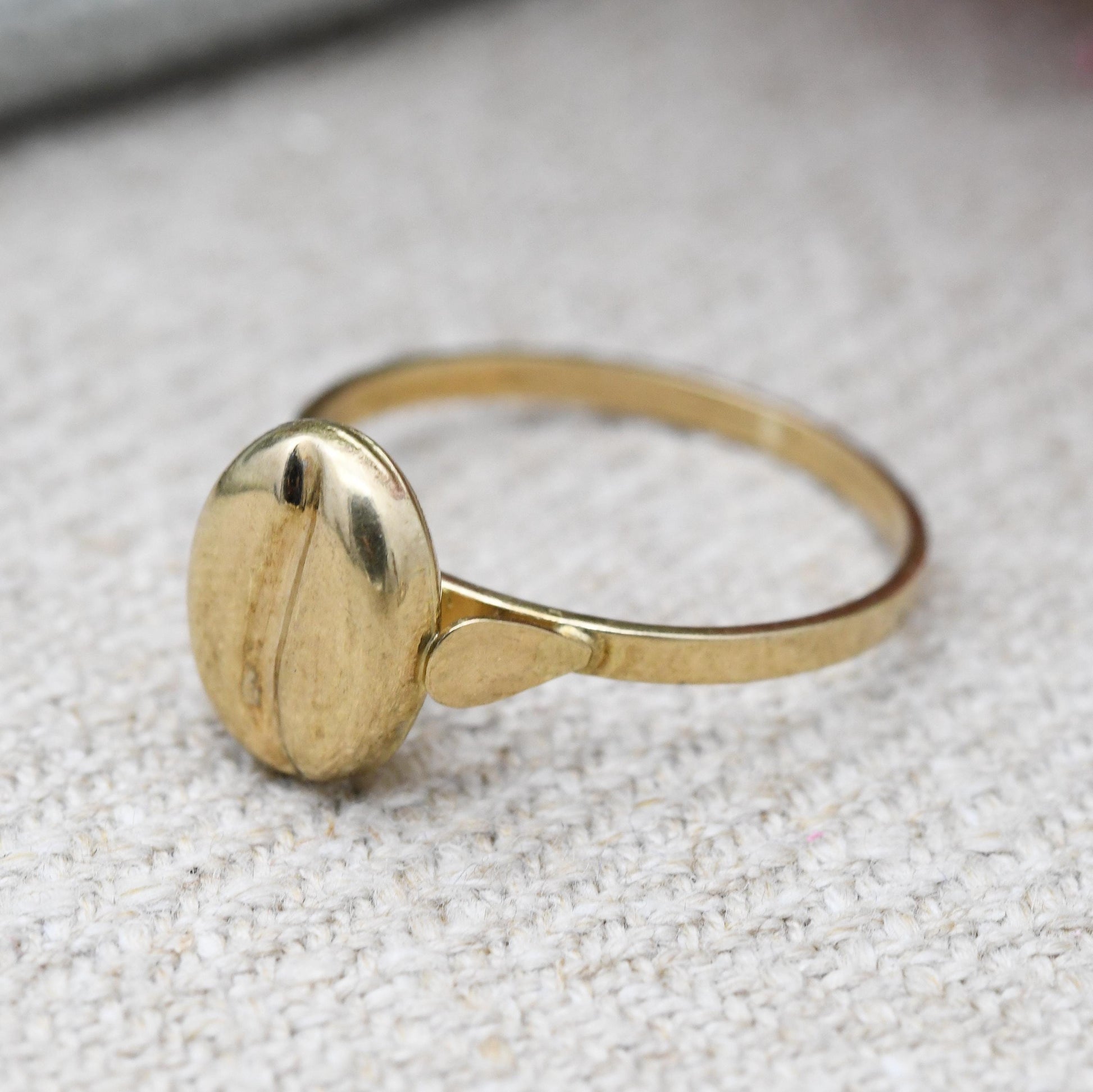 Vintage 9ct Gold Coffee Bean Ring - Stylised Ring | Modernist | UK Size - L | US Size - 6
