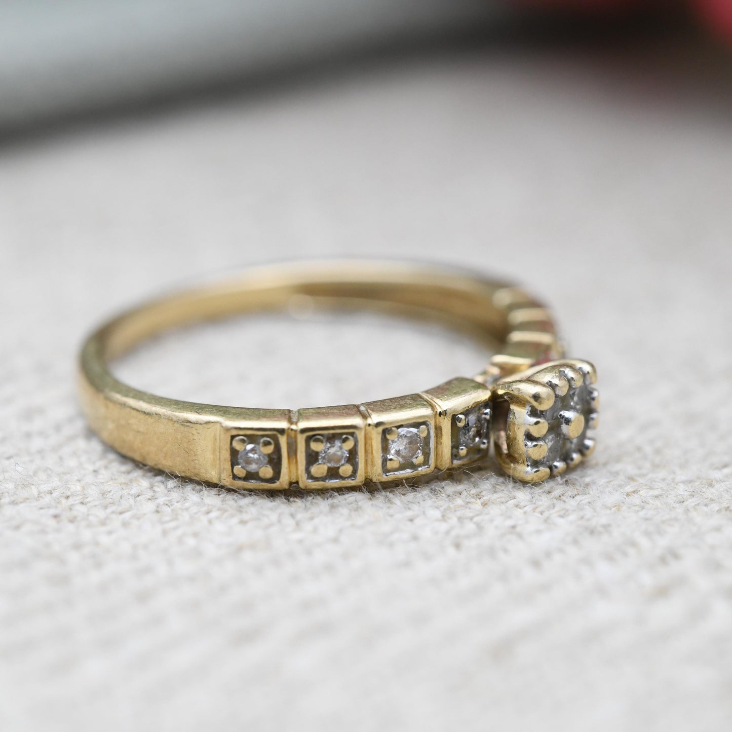 Vintage 9ct Gold Illusion Diamond Ring - Solitaire Style Gold Jewellery | Gift for Her | UK Size - N 1/2 US Size - 7