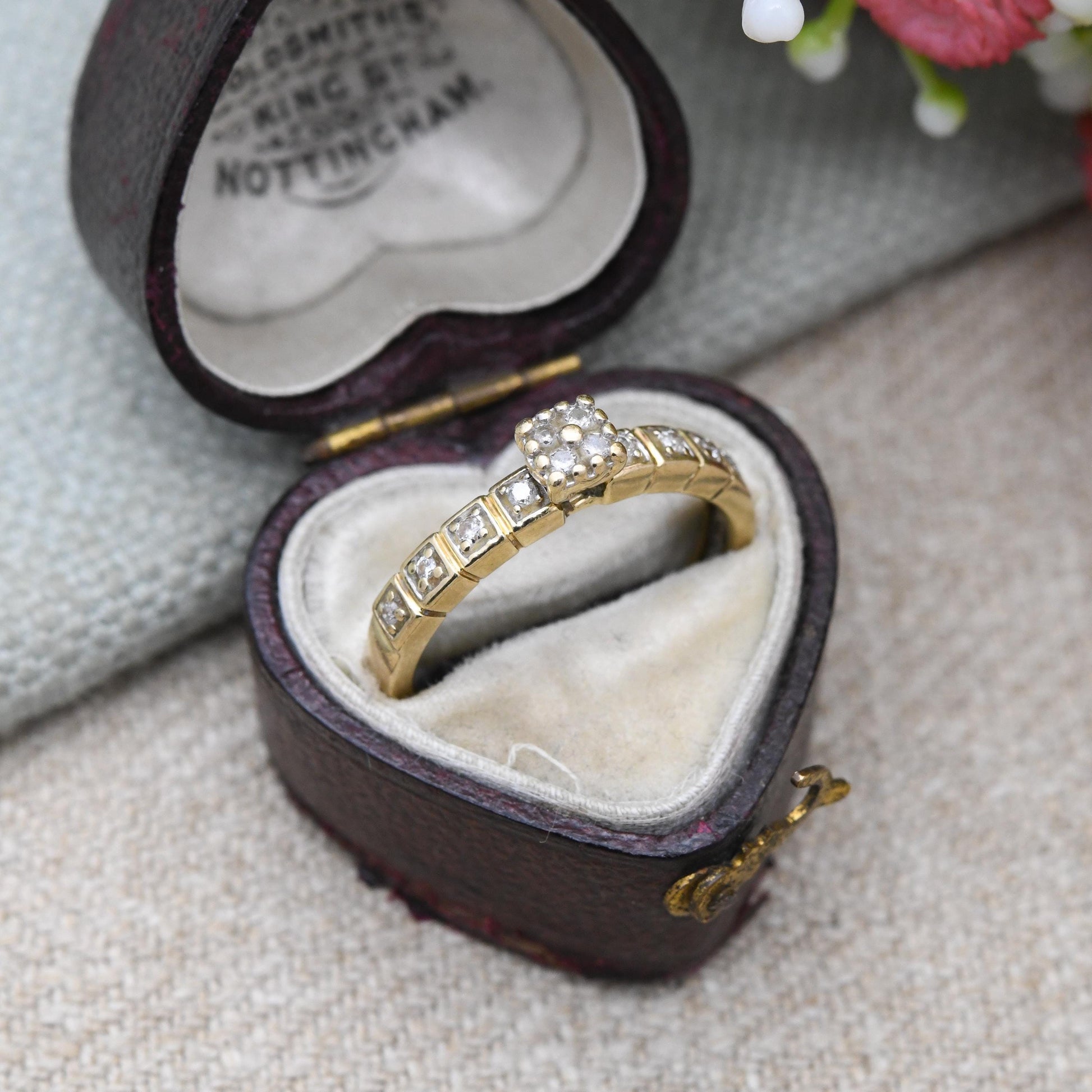 Vintage 9ct Gold Illusion Diamond Ring - Solitaire Style Gold Jewellery | Gift for Her | UK Size - N 1/2 US Size - 7