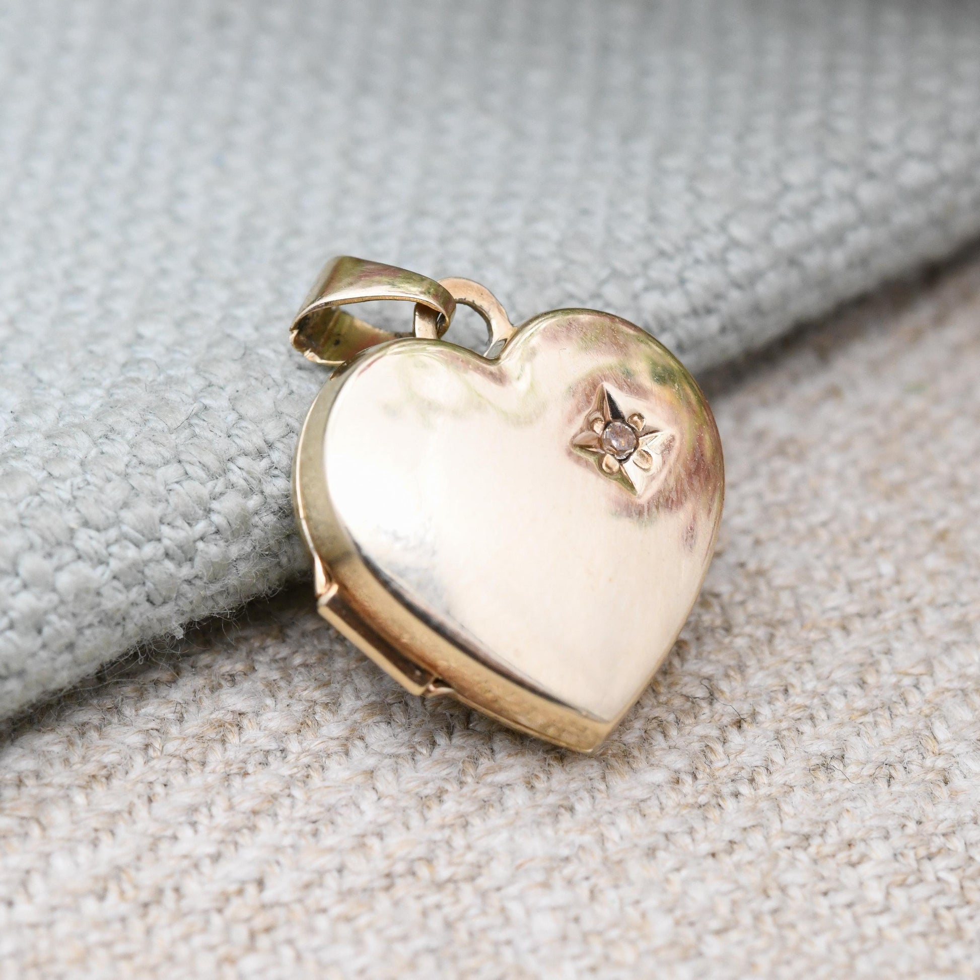9ct Gold Diamond Heart Locket Pendant - GA | Love Heart Locket Charm Pendant | Sentimental Jewellery Gift for Her