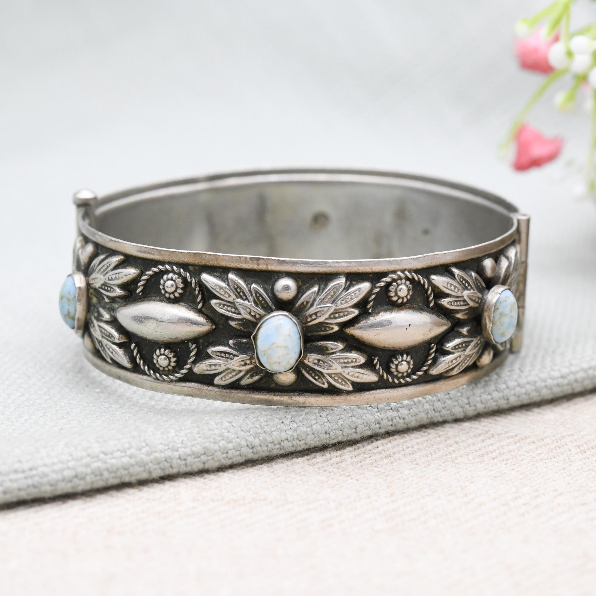 Vintage Alp Italy Hubbell Glass Hinged Bangle Bracelet with Pin Fastener - Imitation Turquoise Cabochons