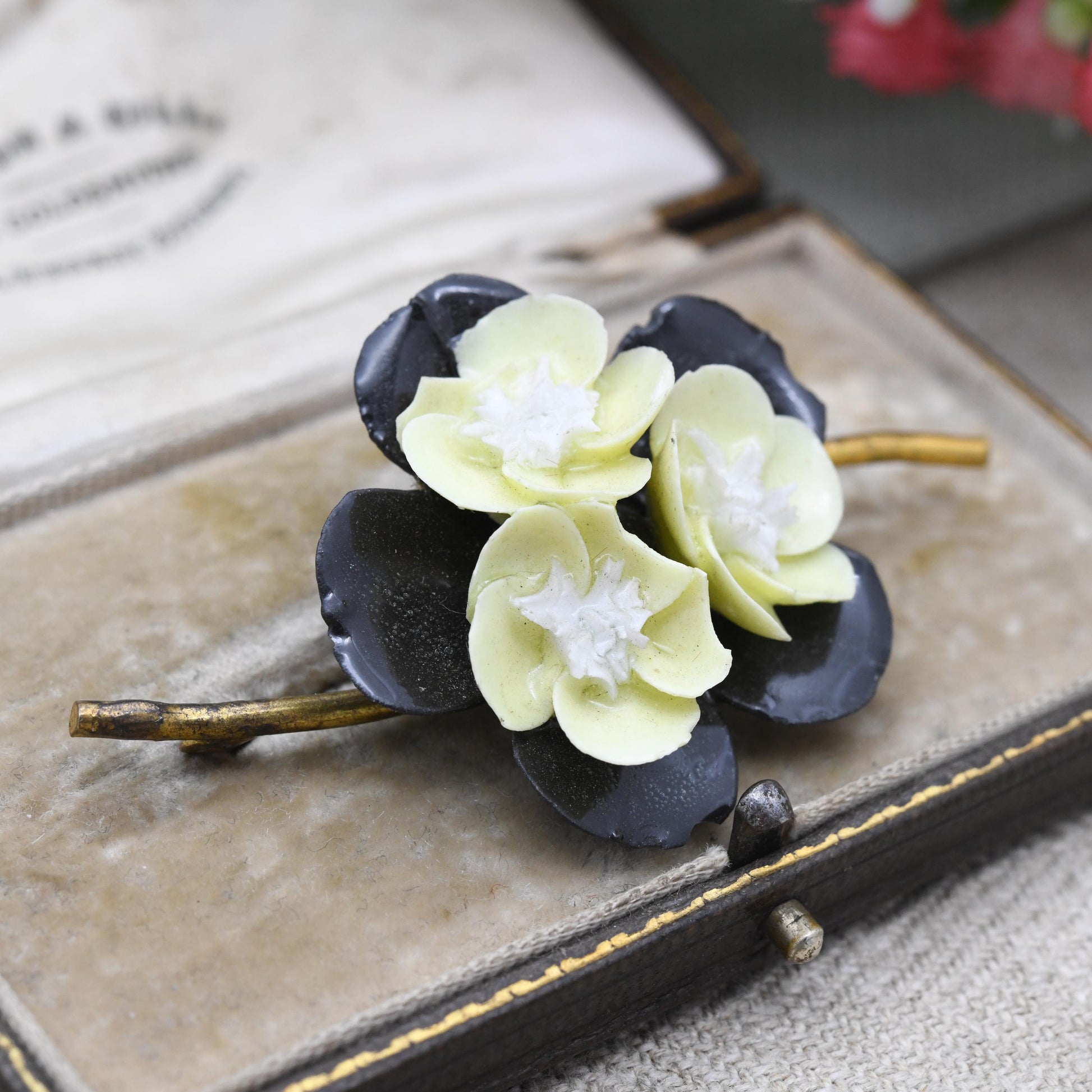Vintage Wedgwood Ceramic Flower Brooch c. 1950s - Unusual Signed Wedgwood Pottery Jewellery