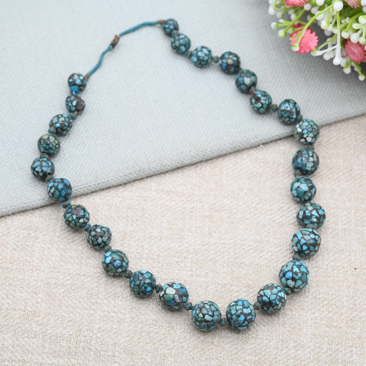 Vintage Mosaic Turquoise Graduated Bead Necklace c. 1950s - Choker Length 16"