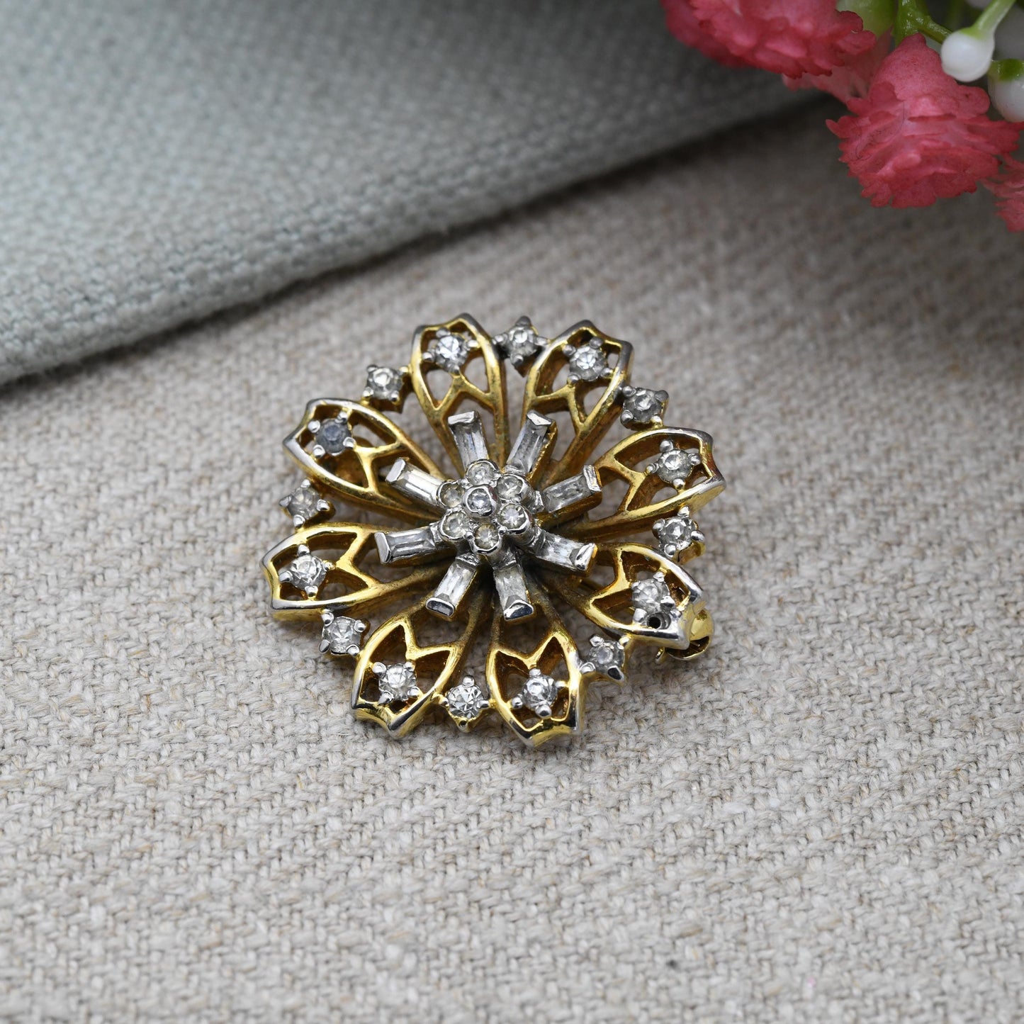 Vintage Goldenlace Daisy Brooch c. 1940s Signed Designer Jewellery - Alfred Philippe for Trifari Patent Registered Design