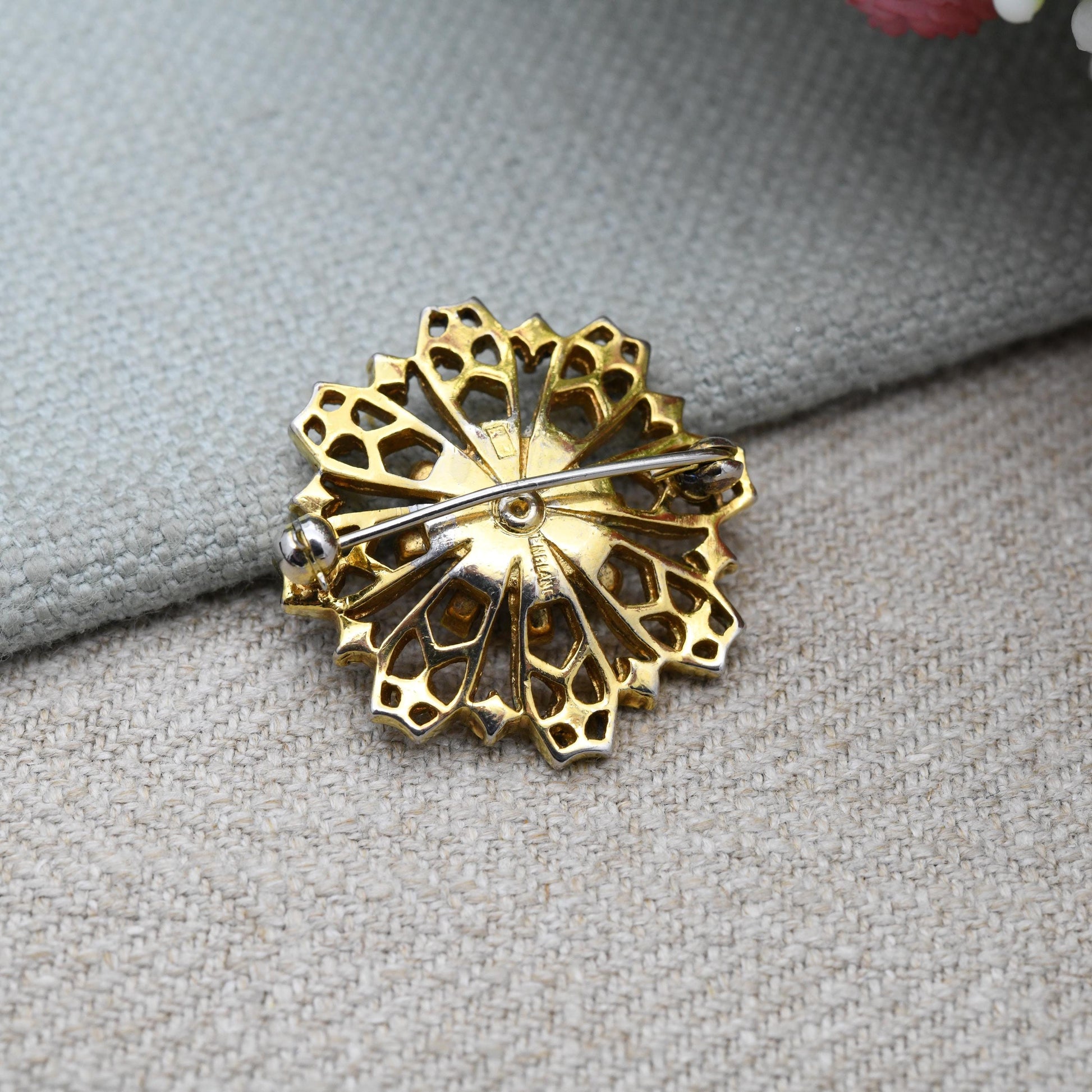 Vintage Goldenlace Daisy Brooch c. 1940s Signed Designer Jewellery - Alfred Philippe for Trifari Patent Registered Design