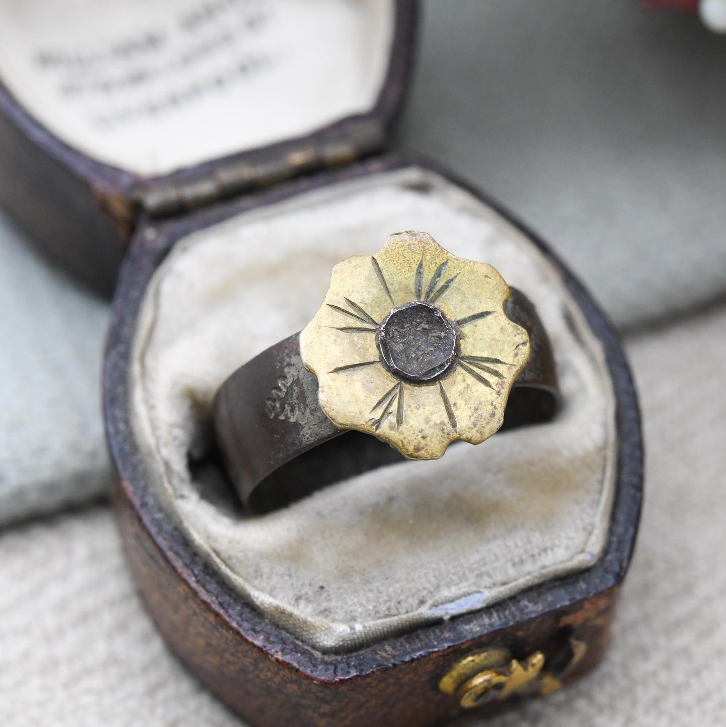 Antique WWI Trench Art Ring c. 1910s Military Souvenir Jewellery - Brass and Copper Russian Cyrillic Coin Band | Size UK - O | US - 7