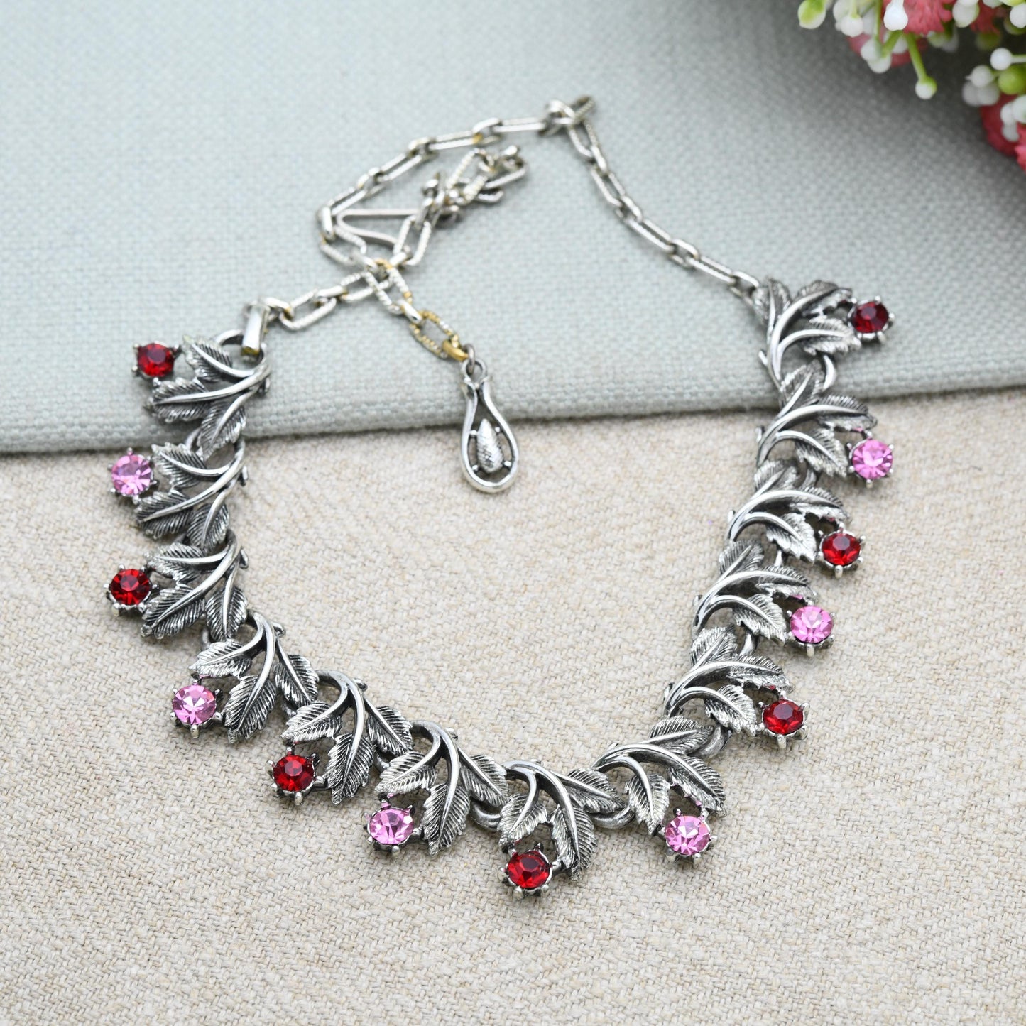 Vintage Jewelcraft Leaf Panel Necklace with Red and Pink Stones - Branded Midcentury Costume Jewellery | 16"