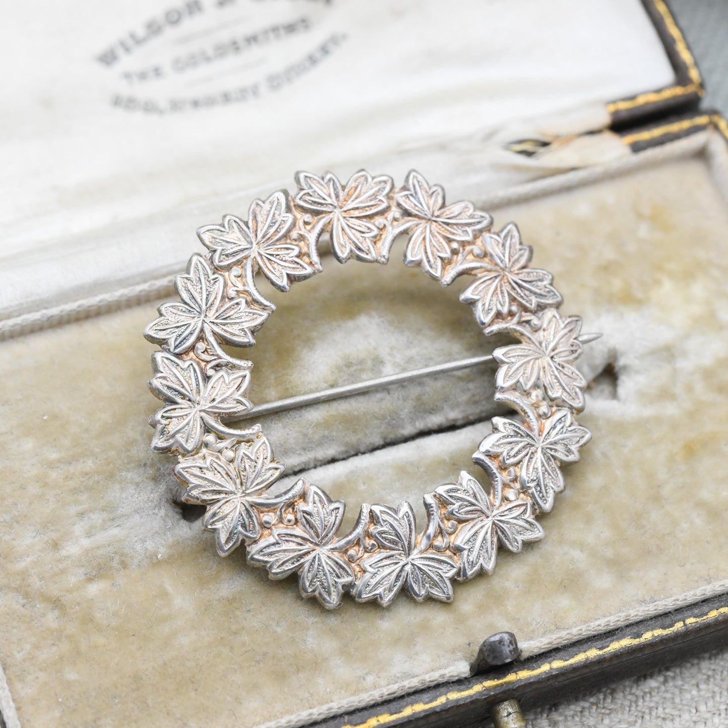 Vintage Silver Hand Engraved Ivy Leaf Wreath Brooch - Floral Unisex Pin Brooch | Christmas Decoration | Gift for Her