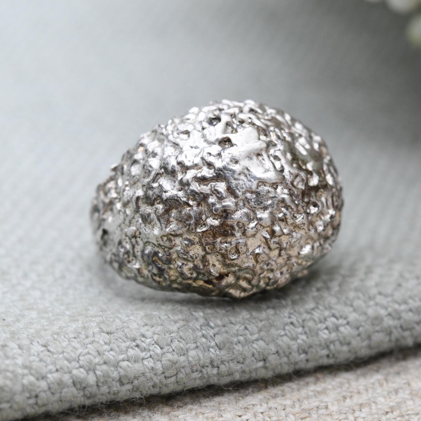 Vintage Sterling Silver Textured Boule Ring 1975 - Mid-Century Style Round Ball Shape | UK Size - K | US Size - 5 1/4