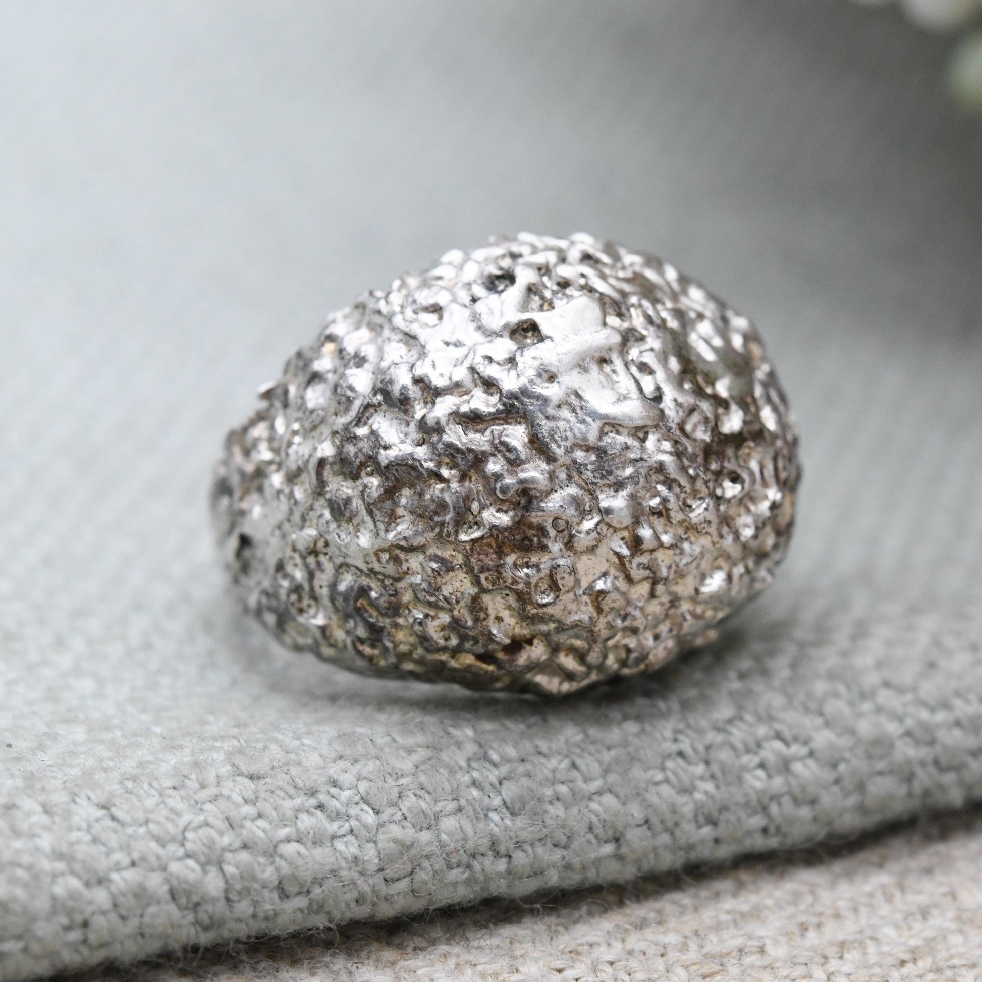 Vintage Sterling Silver Textured Boule Ring 1975 - Mid-Century Style Round Ball Shape | UK Size - K | US Size - 5 1/4