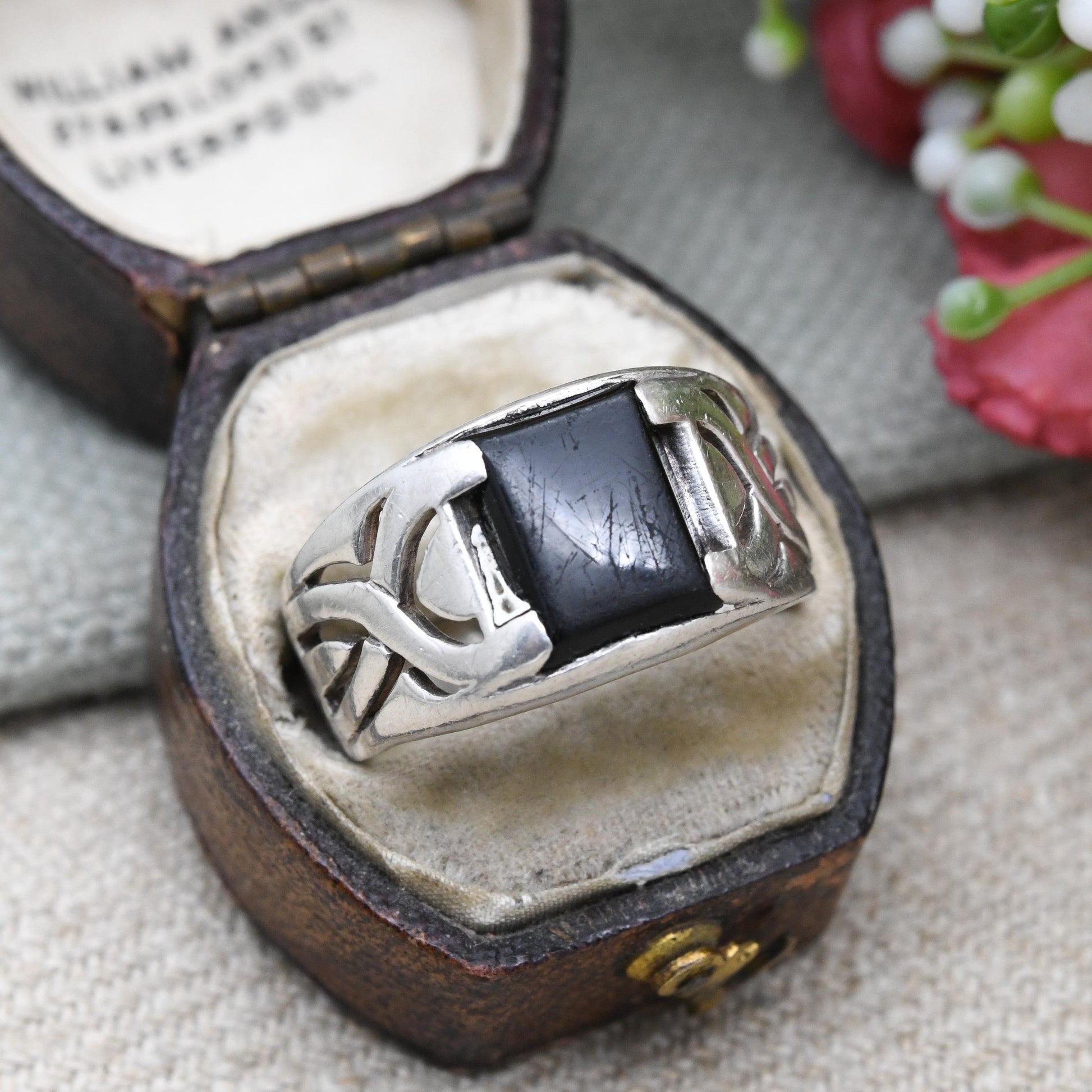 Vintage Sterling Silver Onyx Signet Ring - Unisex Square Black Stone Ring | UK Size - Q 1/2 | US Size - 8 1/2