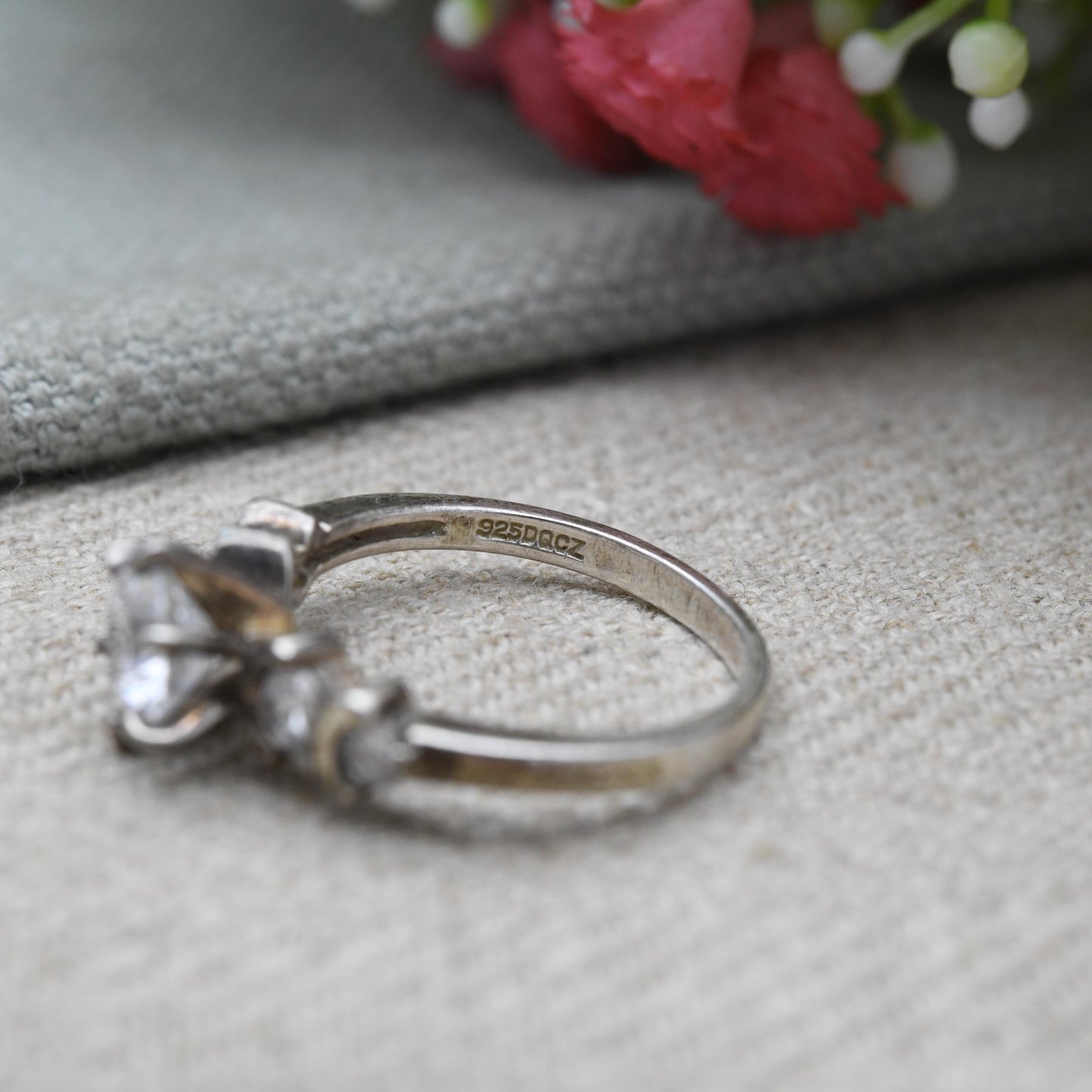 Vintage Sterling Silver Solitaire Ring Large Round CZ and Side Stones - Faceted White Stones | UK Size - Q | US Size - 8