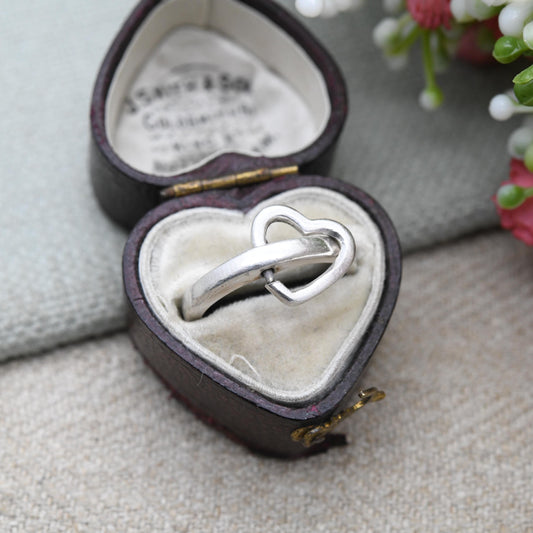 Chunky Sterling Silver Moving Heart Ring - Contemporary Everyday Romantic Silver Gift for Her | UK Size - J 1/2 | US Size - 5