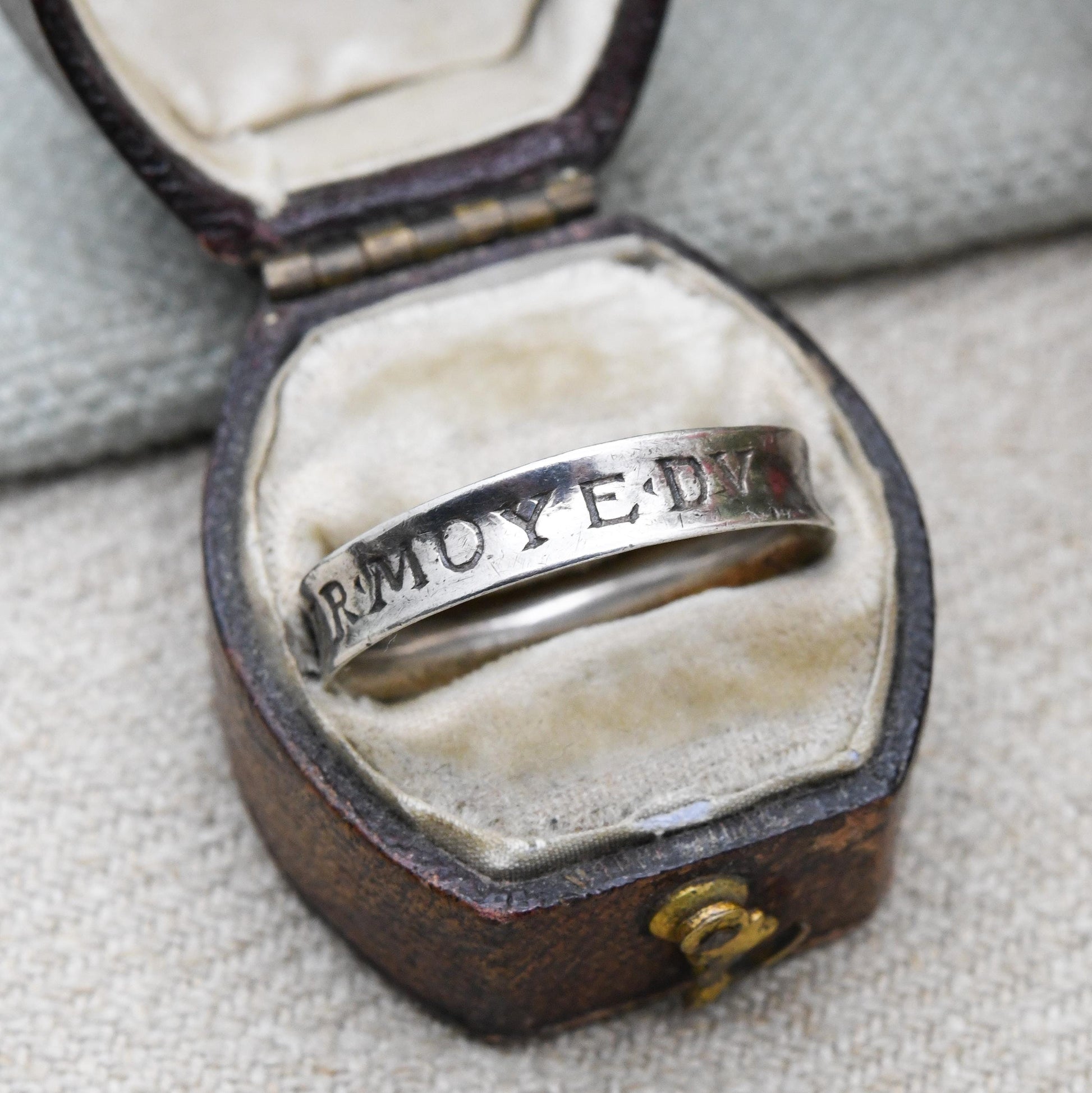 Vintage Sterling Silver Posy Ring Pences Povr Moye Dv - Think of Me God Willing Inscription Museum of London Ring | Size UK - T | US - 9 1/2
