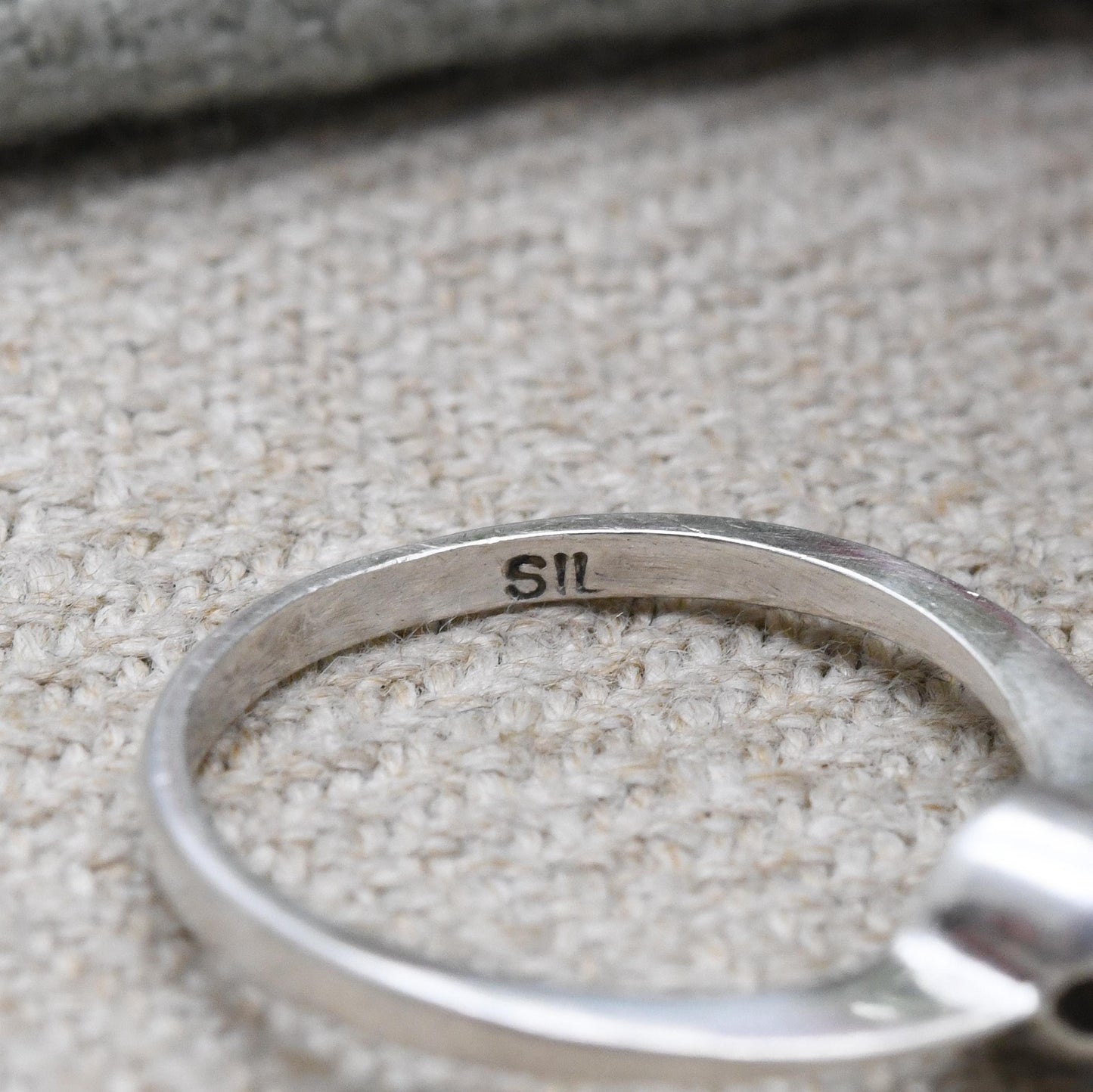 Vintage Sterling Silver Tiger's Eye Solitaire Ring - Unisex Minimalist Miniature Everyday Silver Jewellery | UK Size - I 1/2 US Size - 4 1/2