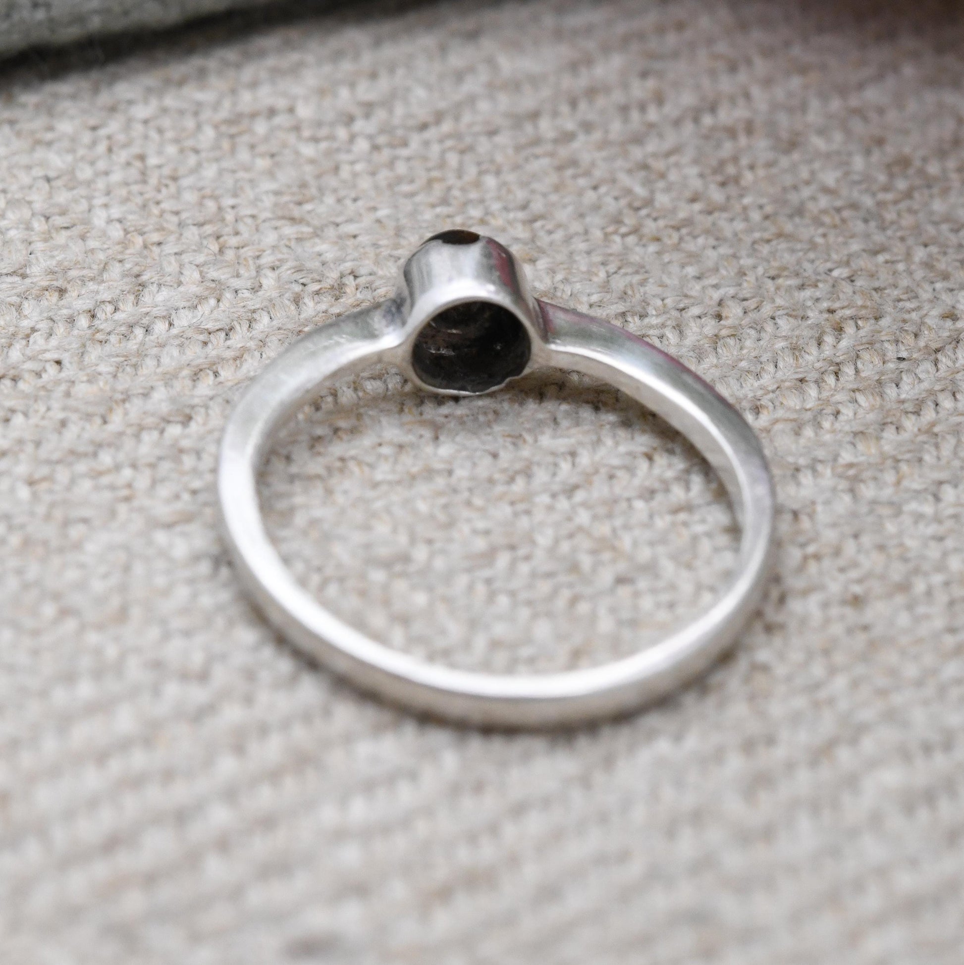 Vintage Sterling Silver Tiger's Eye Solitaire Ring - Unisex Minimalist Miniature Everyday Silver Jewellery | UK Size - I 1/2 US Size - 4 1/2
