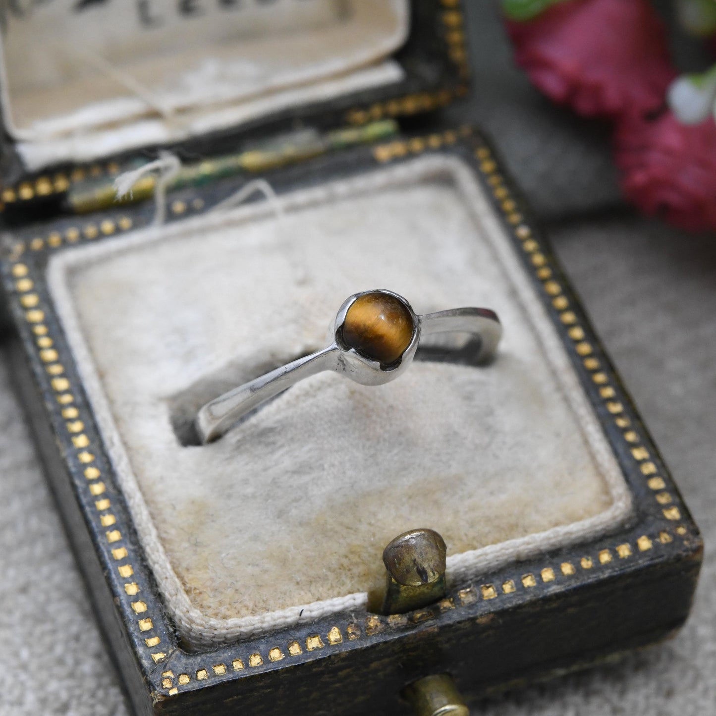 Vintage Sterling Silver Tiger's Eye Solitaire Ring - Unisex Minimalist Miniature Everyday Silver Jewellery | UK Size - I 1/2 US Size - 4 1/2