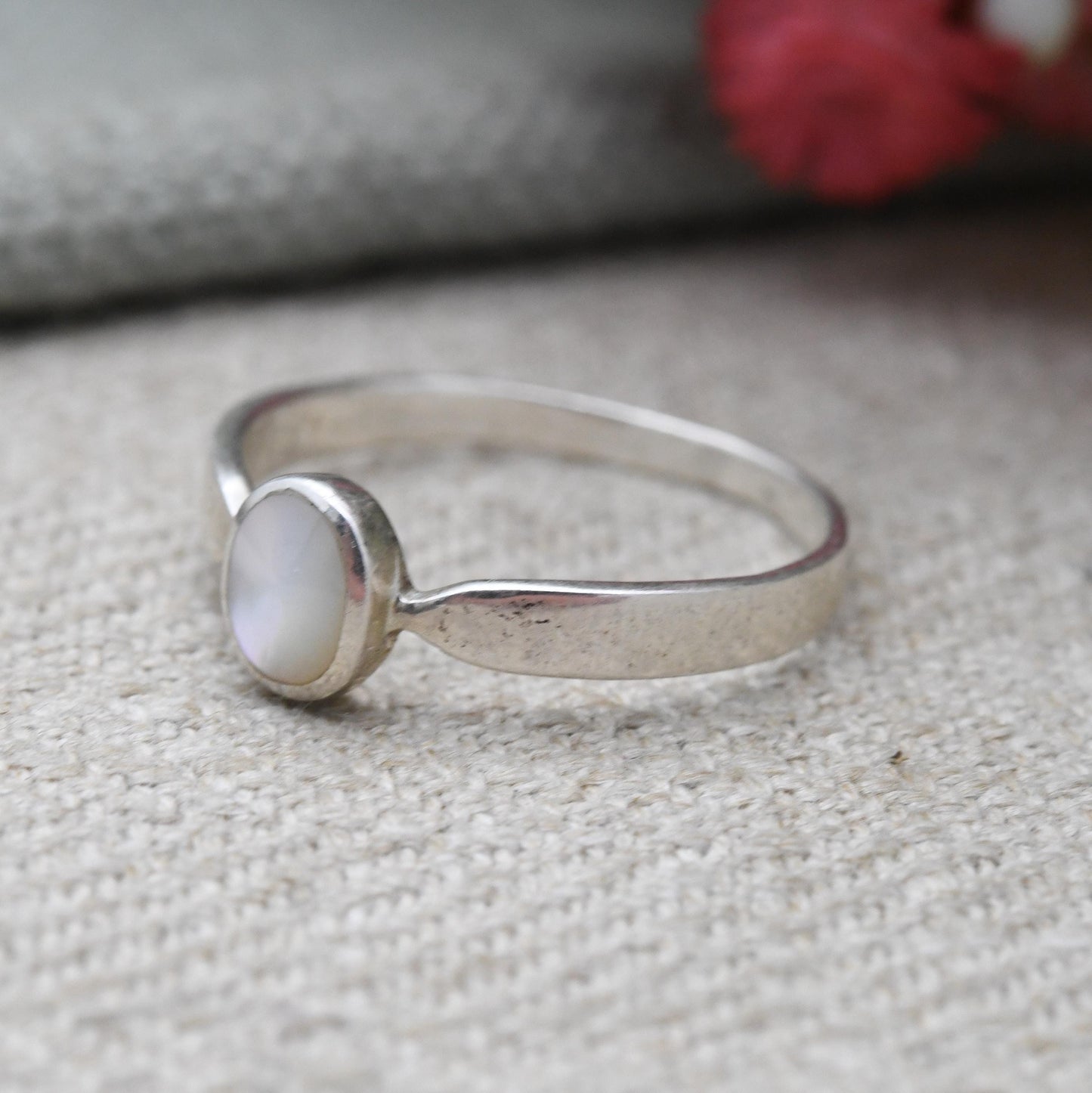Vintage Sterling Silver Mother of Pearl Ring - Oval White Stone Ring | UK Size - P | US Size - 7 3/4