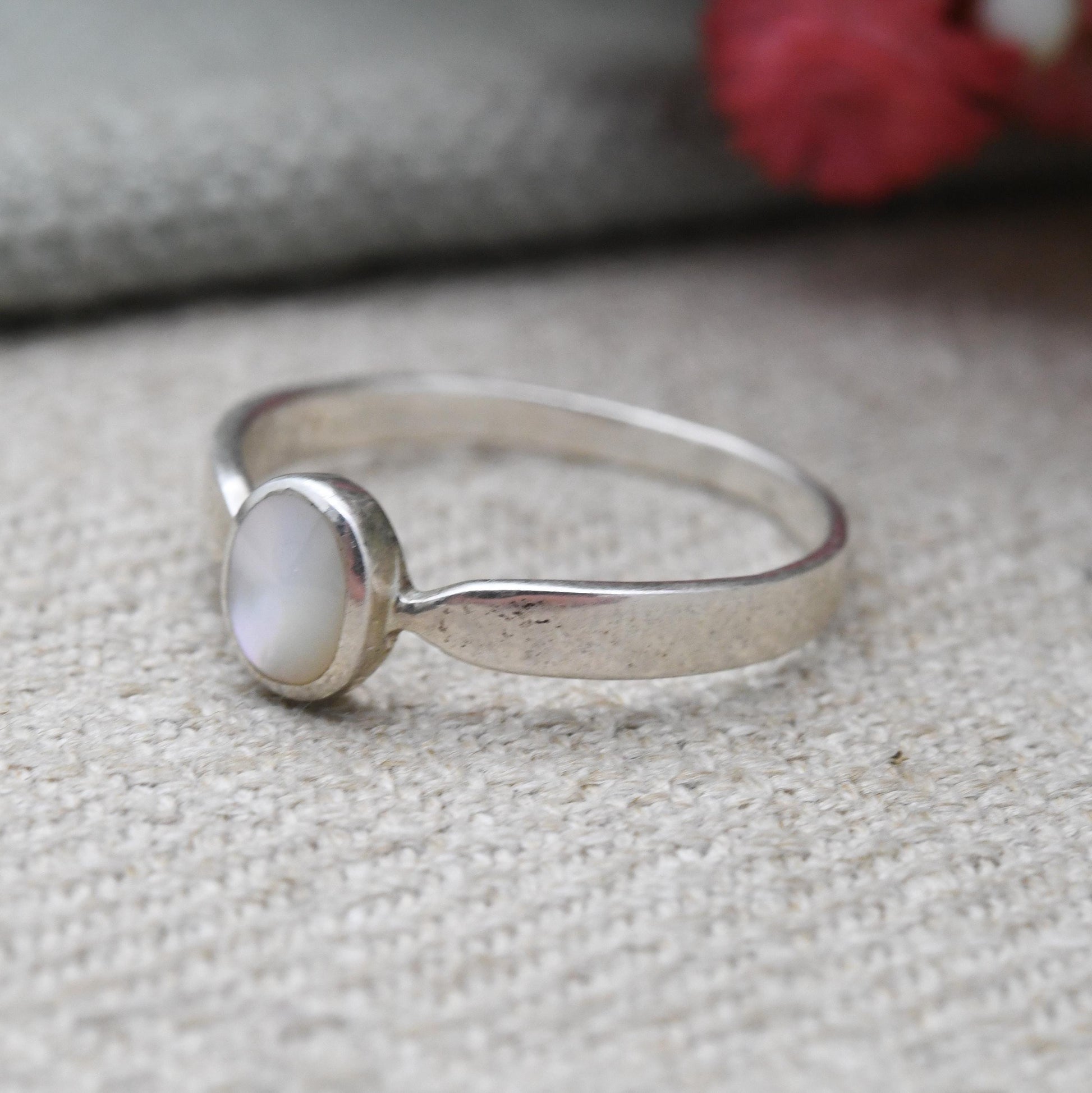 Vintage Sterling Silver Mother of Pearl Ring - Oval White Stone Ring | UK Size - P | US Size - 7 3/4