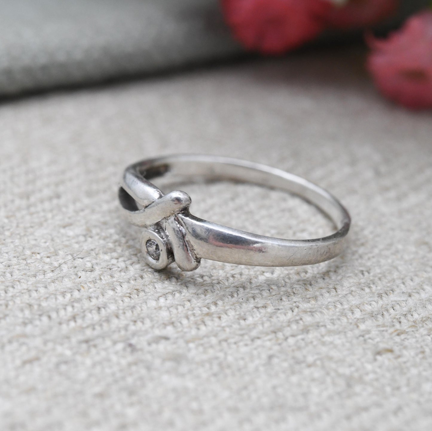 Vintage Sterling Silver Clear Stone Solitaire and Openwork Ring - White Stone | Bezel | UK Size - O 1/2 | US Size - 7 1/2