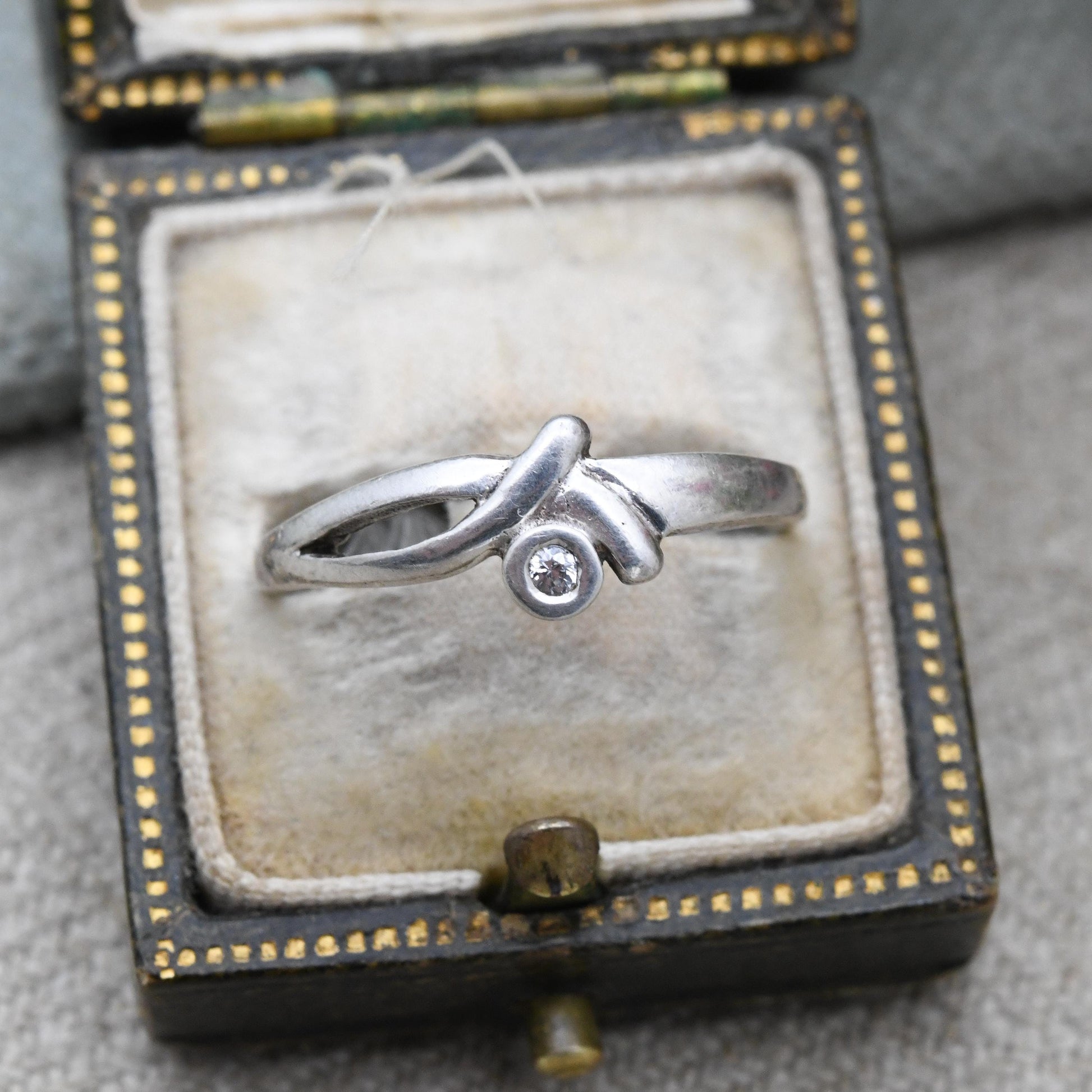 Vintage Sterling Silver Clear Stone Solitaire and Openwork Ring - White Stone | Bezel | UK Size - O 1/2 | US Size - 7 1/2