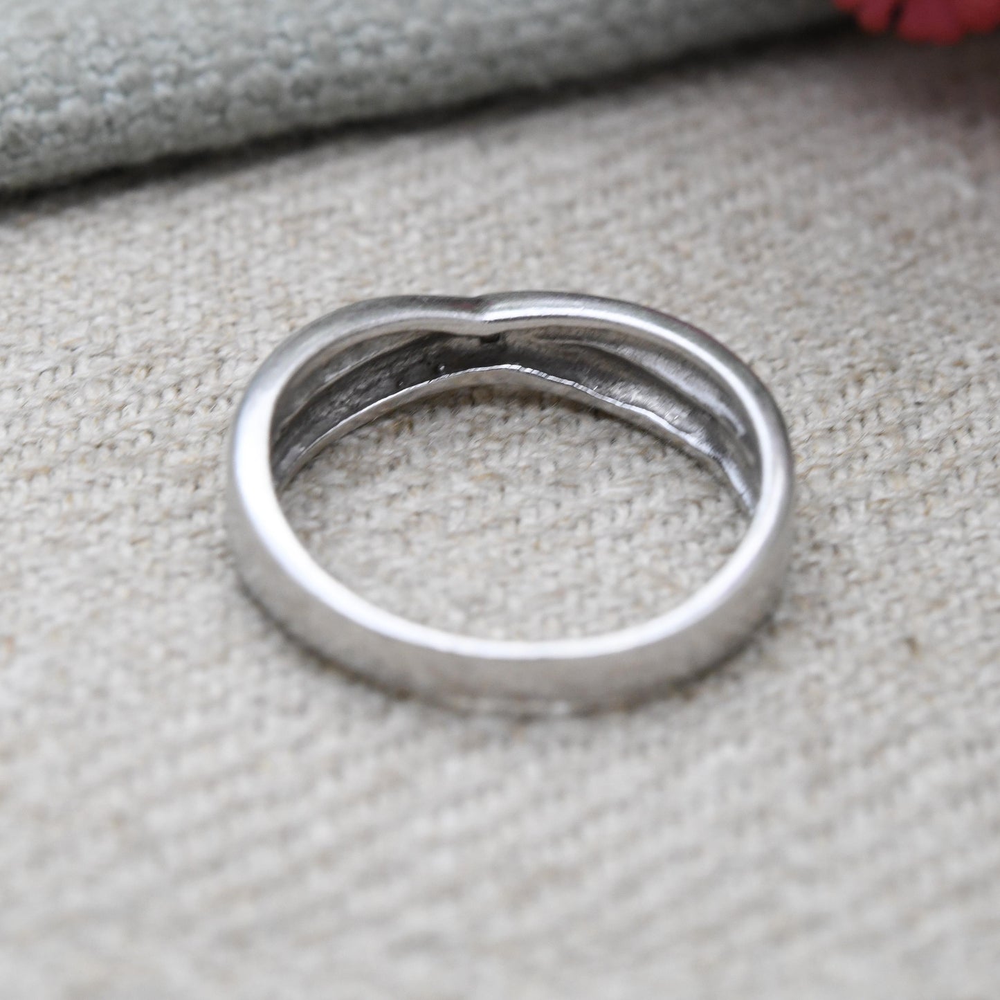 Chunky Sterling Silver Cross Band Diamond Ring - Round Clear Gemstone Ring | Minimal Unisex Everyday | UK Size - M 1/2 | US Size - 6 1/2