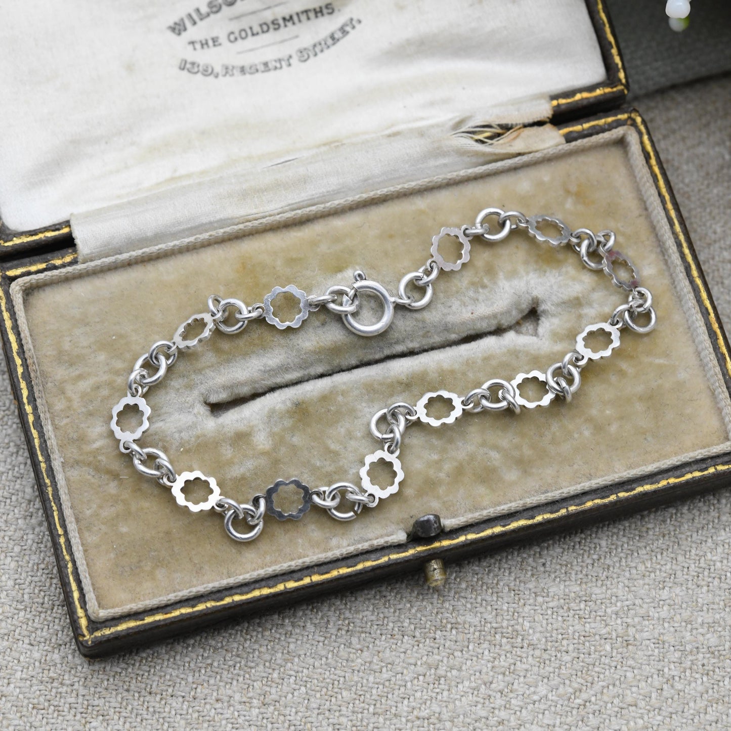 Vintage Silver Chain Bracelet - Rounded and Floral Curb Links | Charm Bracelet