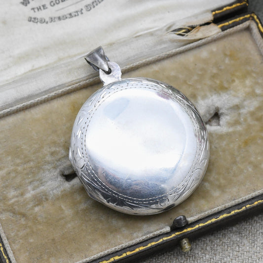 Vintage Sterling Silver Locket Pendant with Engraved Geometric Pattern Design - Large Circular Locket Necklace for Chunky Chain