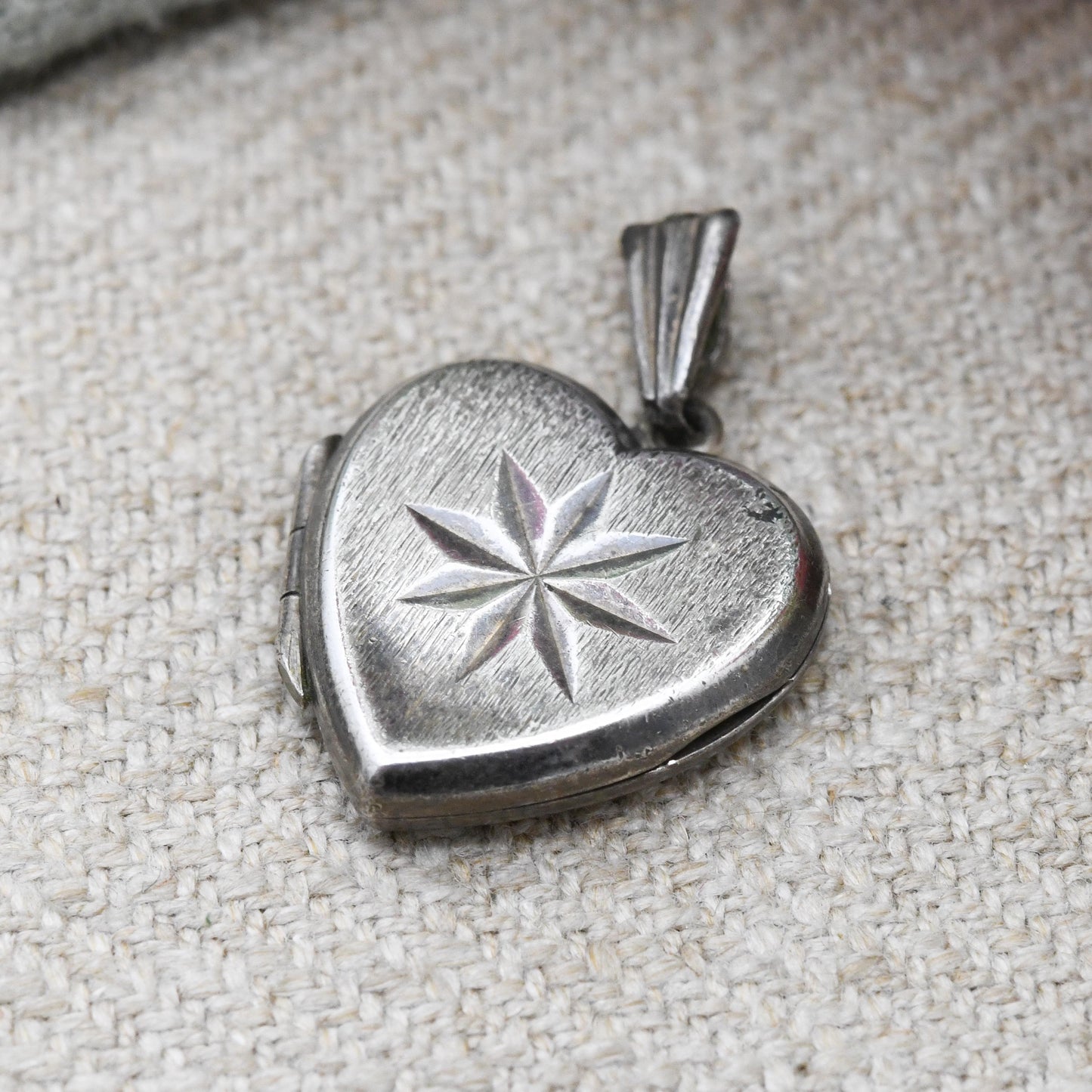 Vintage Sterling Silver Heart Locket Pendant with Engraved Starburst Design | Love Heart Shape Locket | Pretty Gift for Her | Necklace Stack