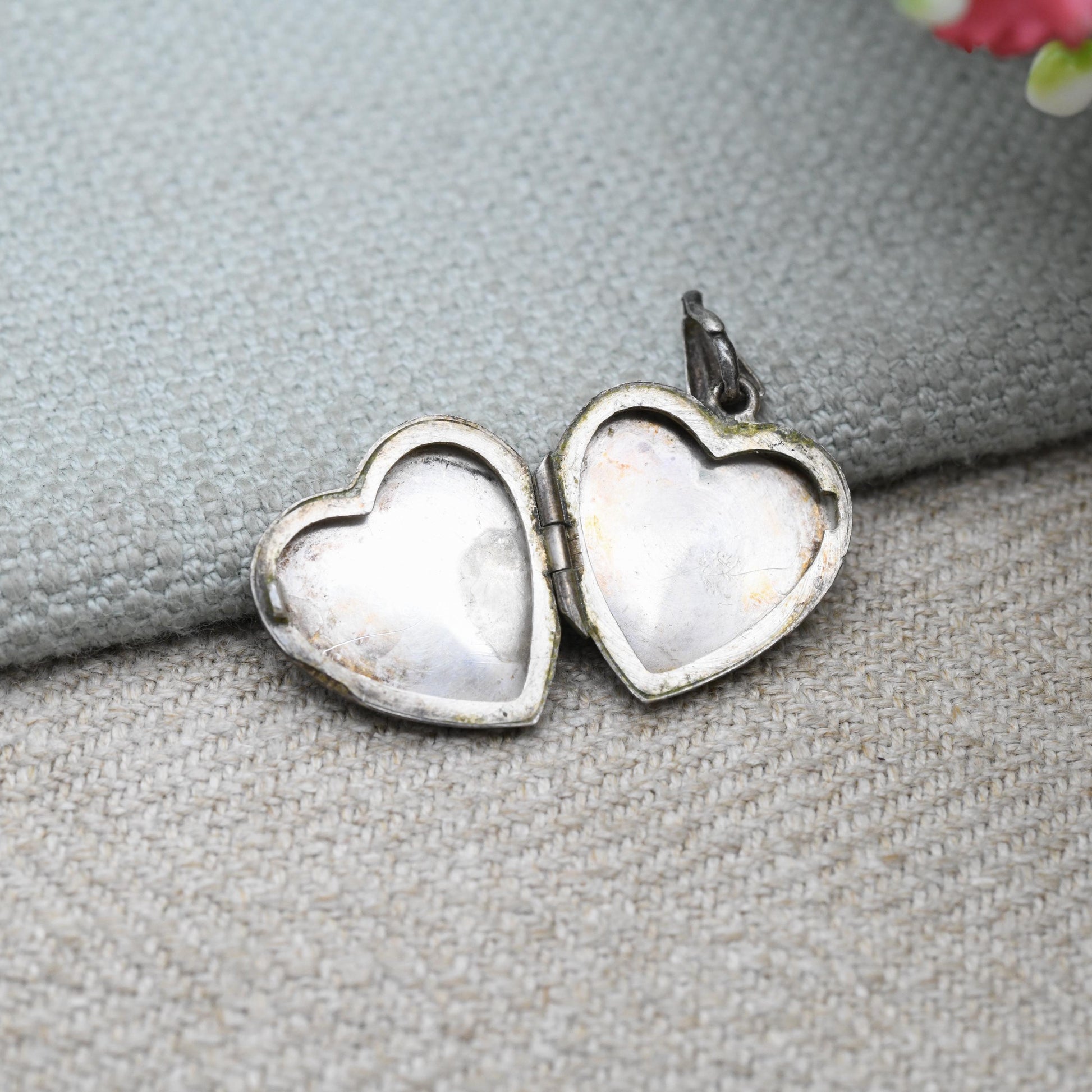 Vintage Sterling Silver Heart Locket Pendant with Engraved Starburst Design | Love Heart Shape Locket | Pretty Gift for Her | Necklace Stack