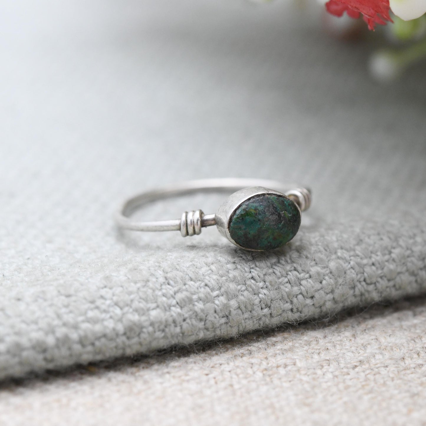 Vintage Sterling Silver Green Cabochon Ring - Small Solitaire Minimalist Ring | UK Size - J | US Size - 4 3/4