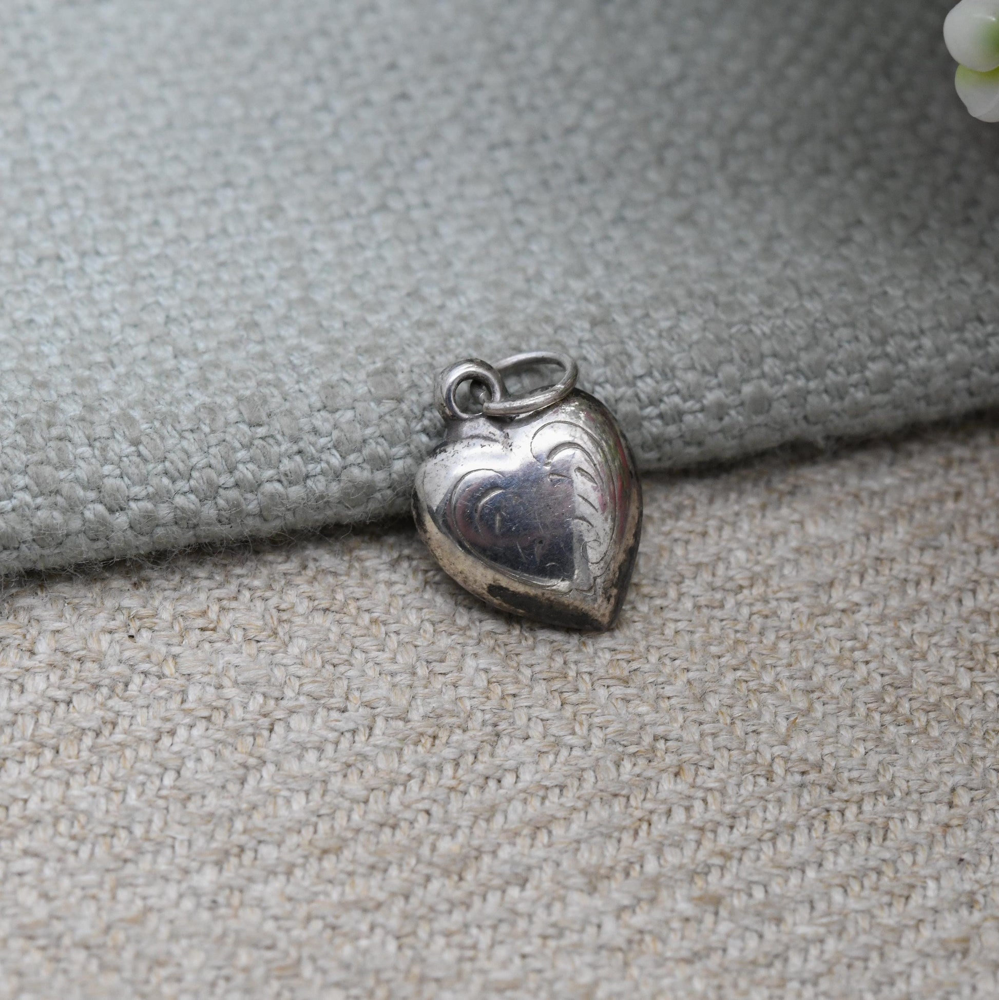 Vintage Sterling Silver Love Heart Charm Pendant with Engraved Pattern - Small Puffed Love Heart | Gift for Charm Bracelet