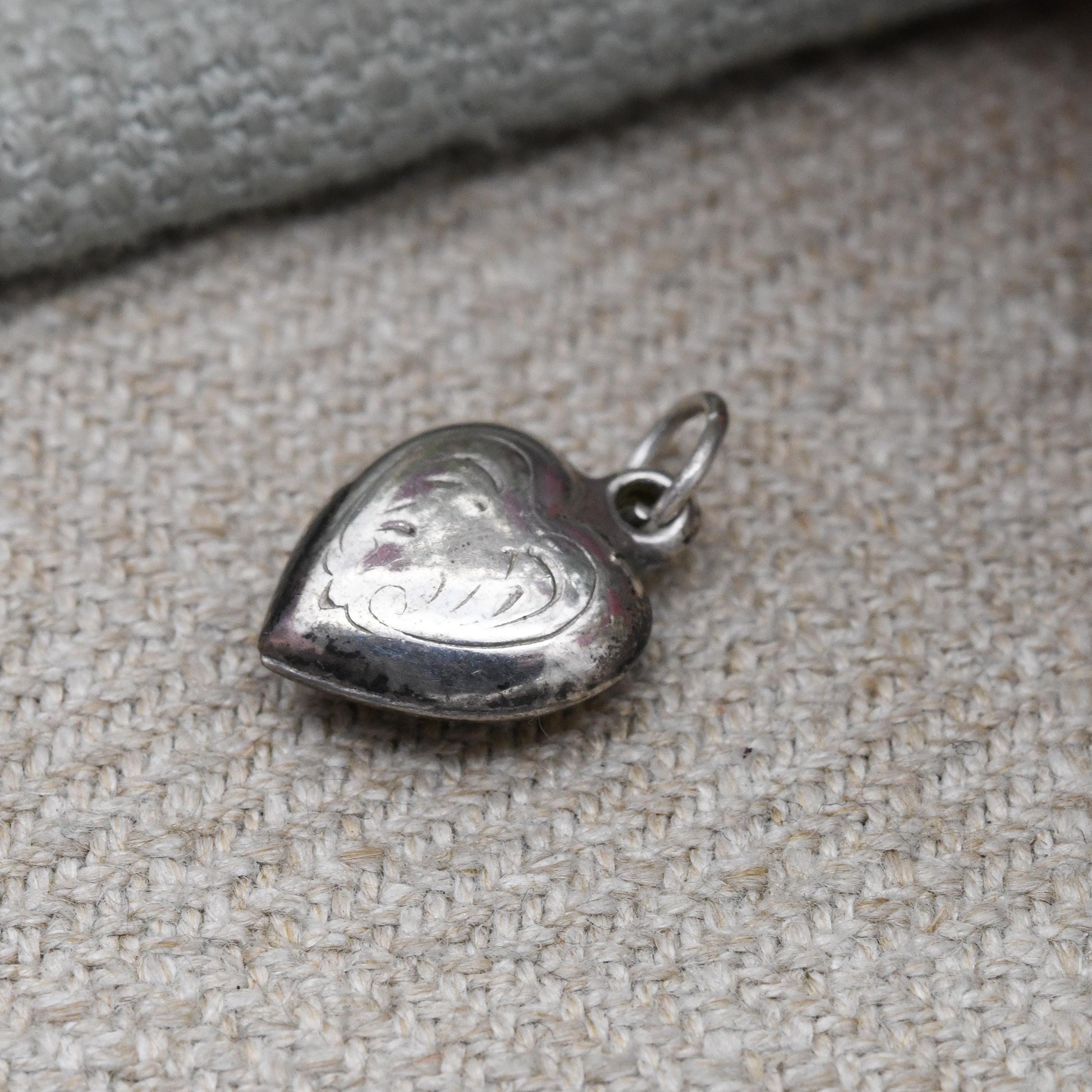 Vintage Sterling Silver Love Heart Charm Pendant with Engraved Pattern - Small Puffed Love Heart | Gift for Charm Bracelet
