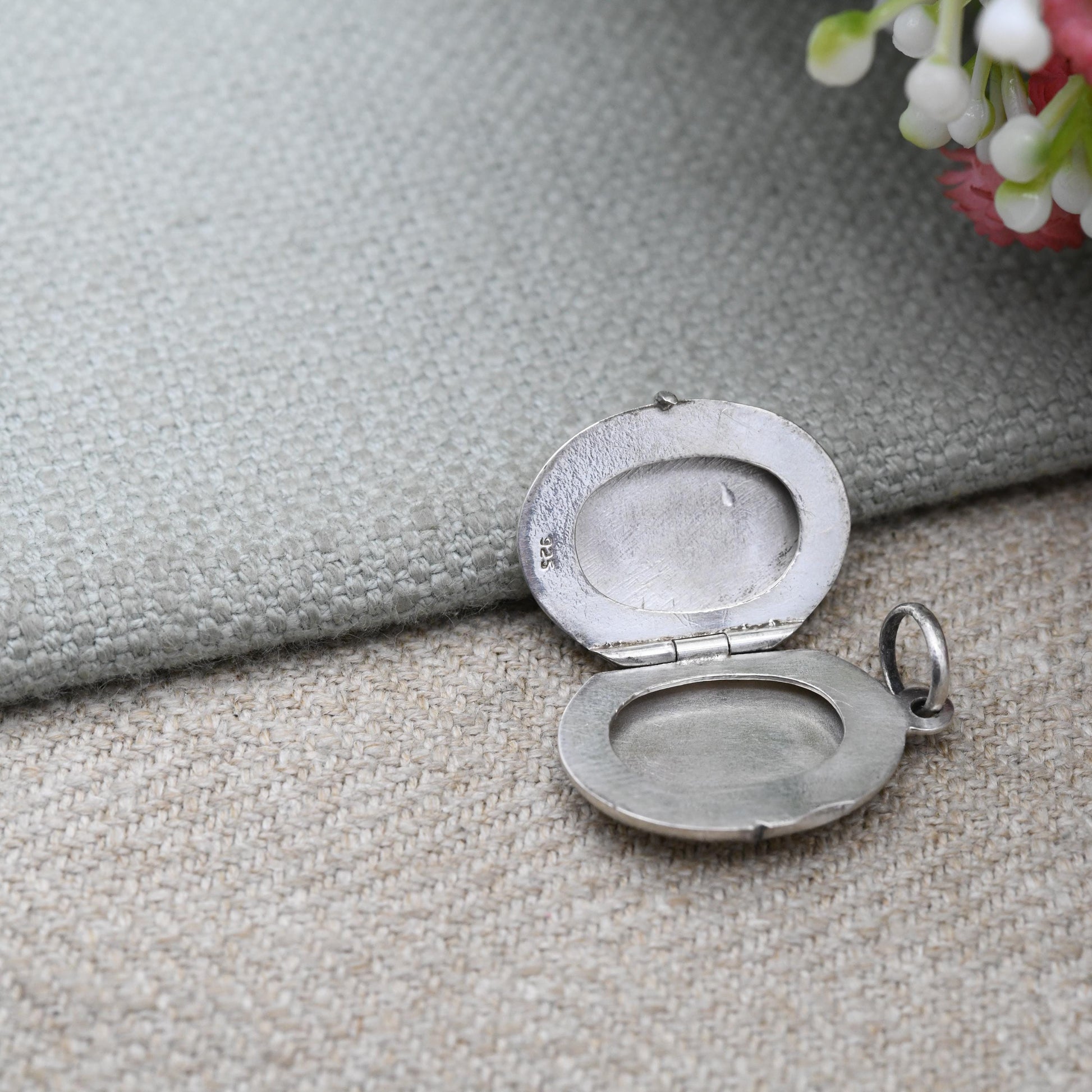 Vintage Sterling Silver Locket Pendant - Small Oval Shape Locket | Pretty Gift for Her | Charm Necklace Stack