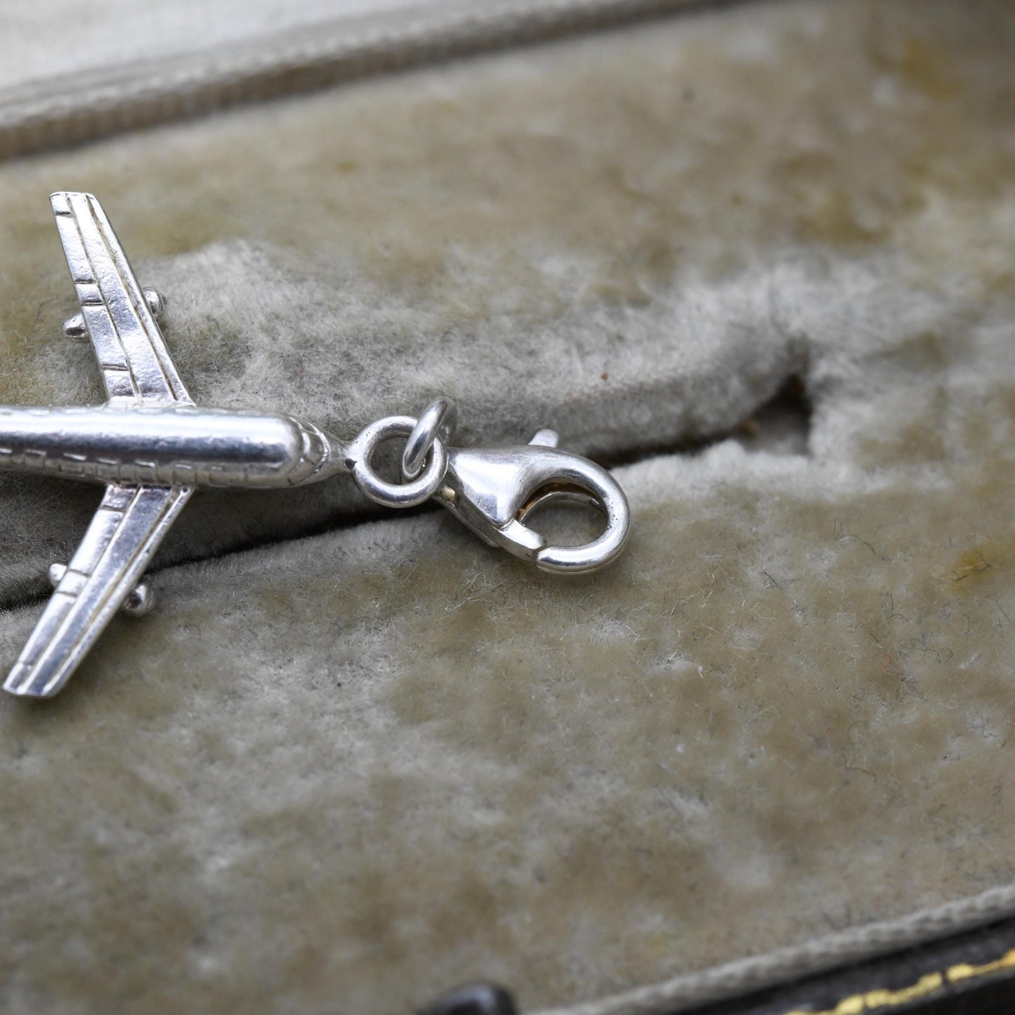 Thomas Sabo Sterling Silver Airplane Travel Charm Pendant - Passenger Jet Aircraft | Lobster Claw Clip | Gift for Charm Bracelet Necklace