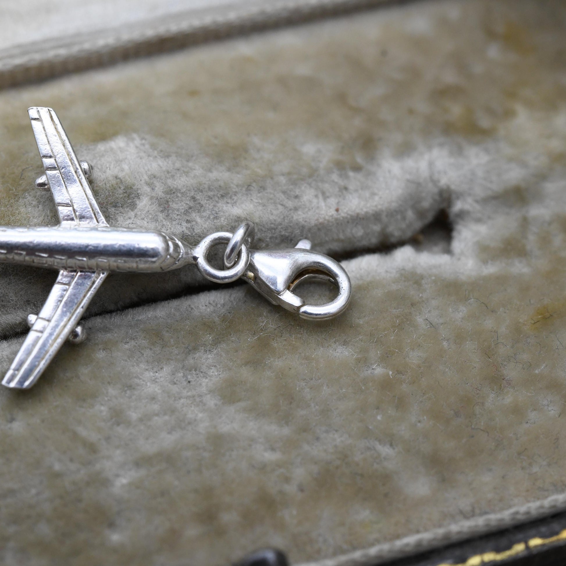 Thomas Sabo Sterling Silver Airplane Travel Charm Pendant - Passenger Jet Aircraft | Lobster Claw Clip | Gift for Charm Bracelet Necklace