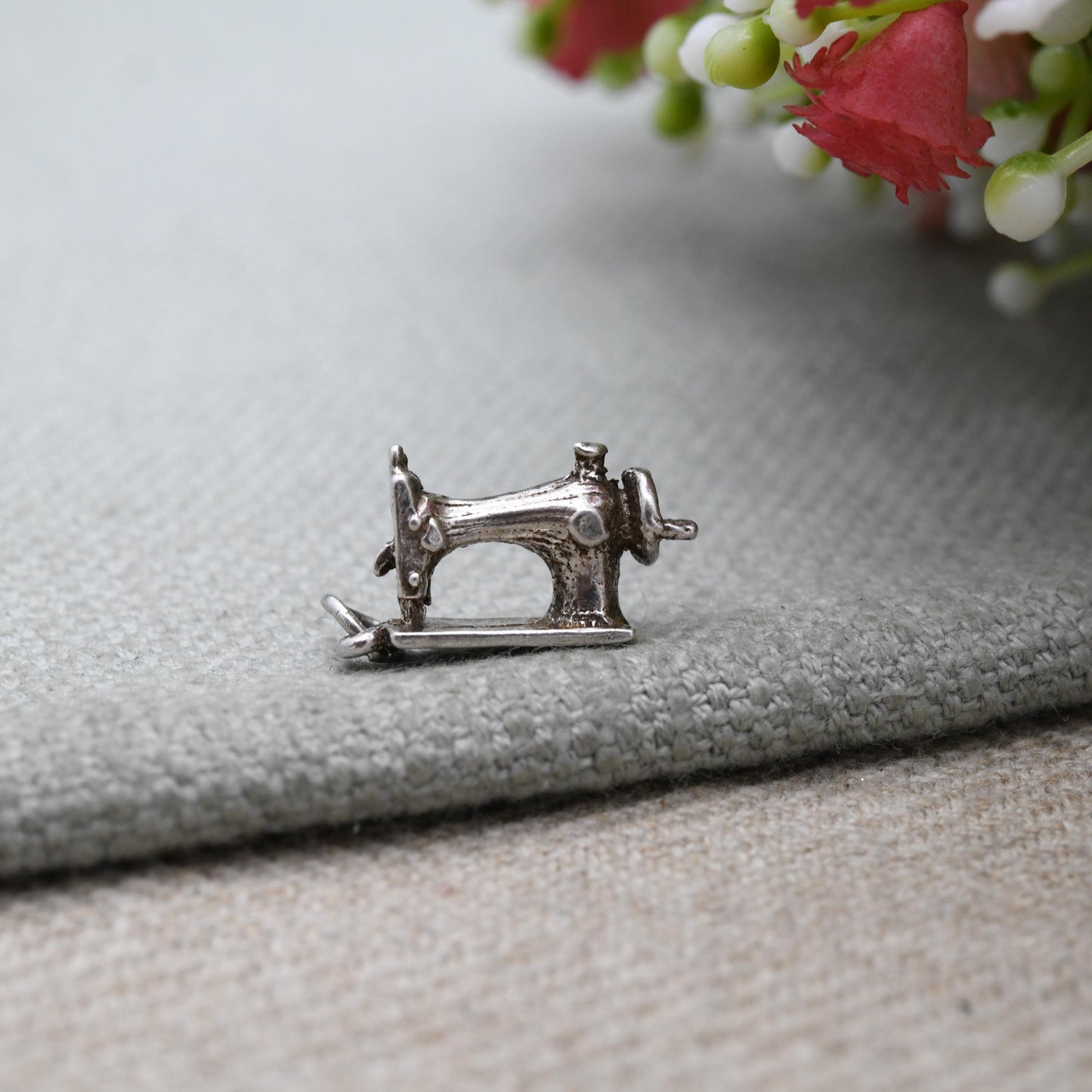 Vintage Sterling Silver Sewing Machine Charm Pendant - Sewing Kit | Seamstress Textiles | Gift for Charm Bracelet