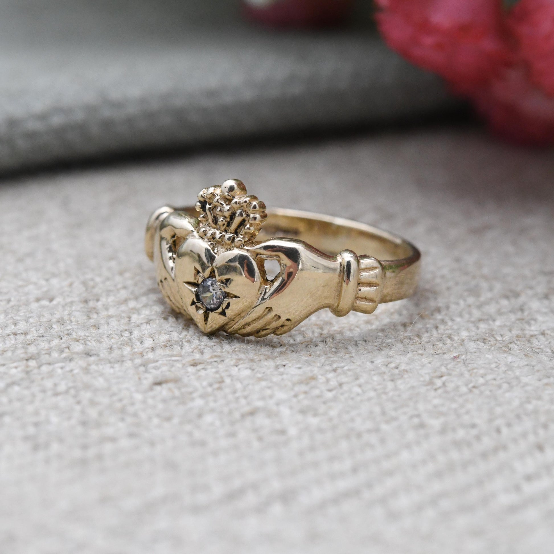 Vintage 9ct Gold Claddagh Ring - Clear Stone | Hands Holding Heart | Symbol of Love | Loyalty & Friendship | UK Size - H 1/2 | US Size 4 1/4