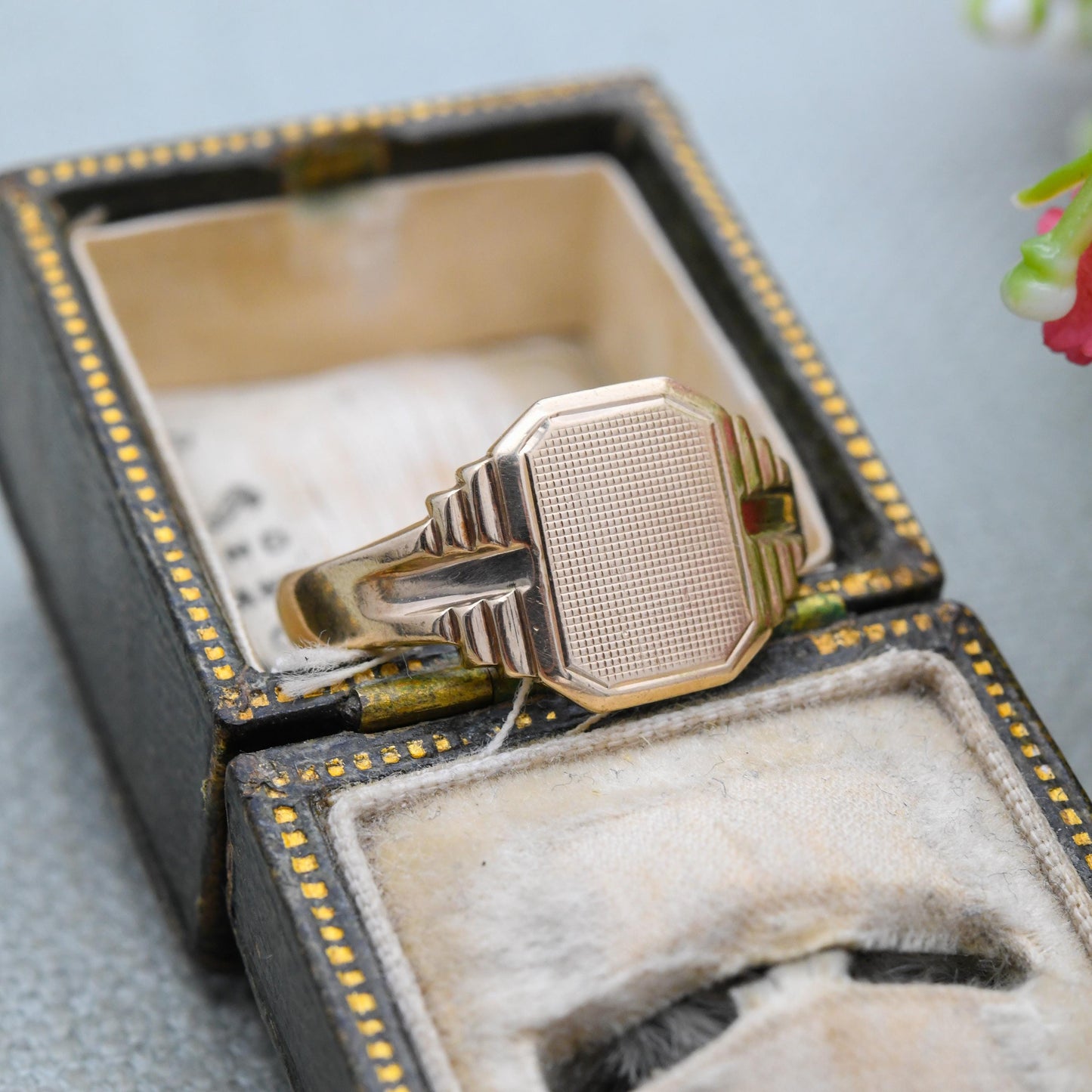 Vintage 9ct Gold Signet Ring 1950s T&B - Textured | Unisex Everyday Solid Gold Jewellery | Gift for Him | UK Size - R 1/2 | US Size - 9 1/4