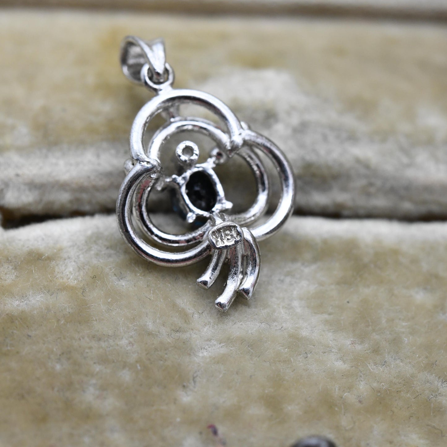 Vintage 18ct White Gold Sapphire Diamond Pendant - Three Leaf Clover Shape Minimalist Gemstone Charm