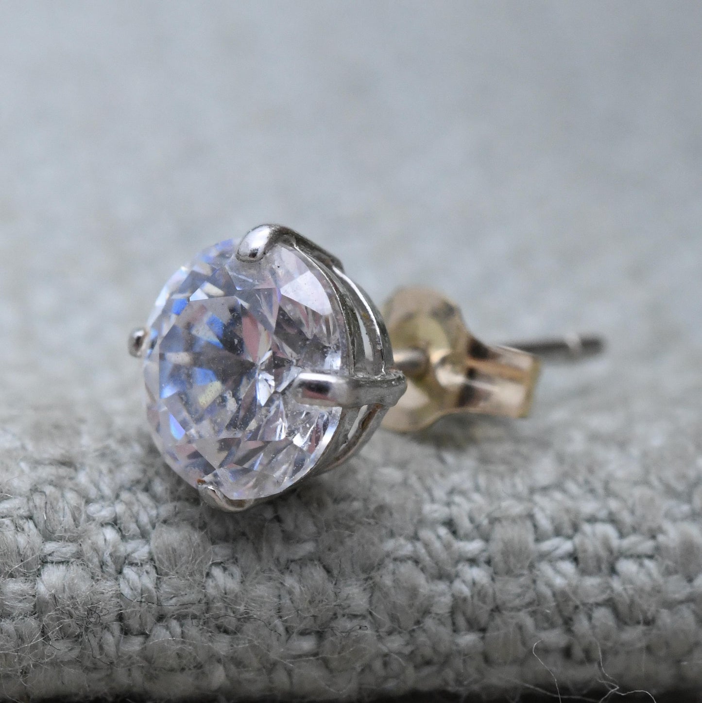 Single 9ct White Gold Stud Earring with Large CZ Clear Stone - Faceted Sparkly Stone | Butterfly Back
