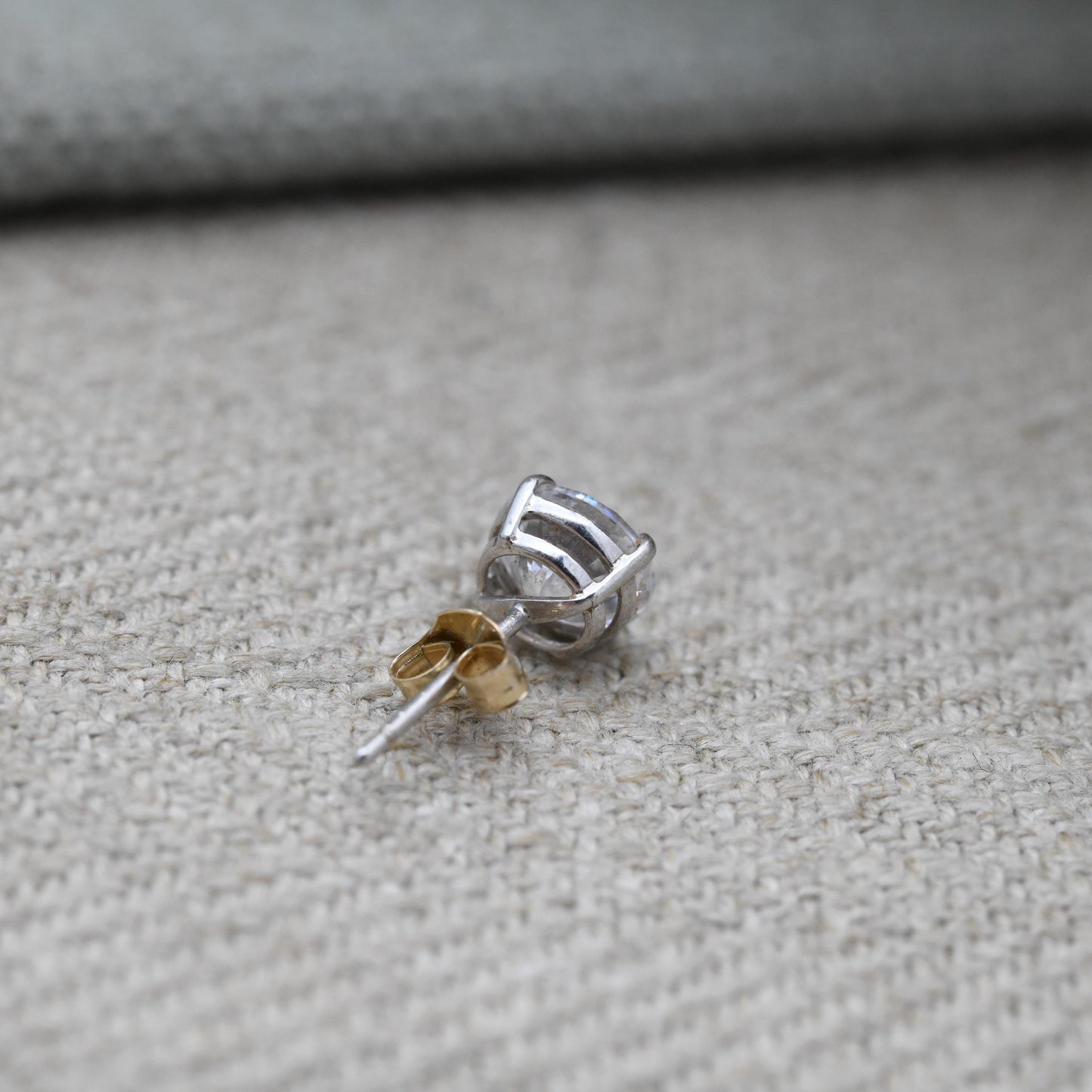 Single 9ct White Gold Stud Earring with Large CZ Clear Stone - Faceted Sparkly Stone | Butterfly Back