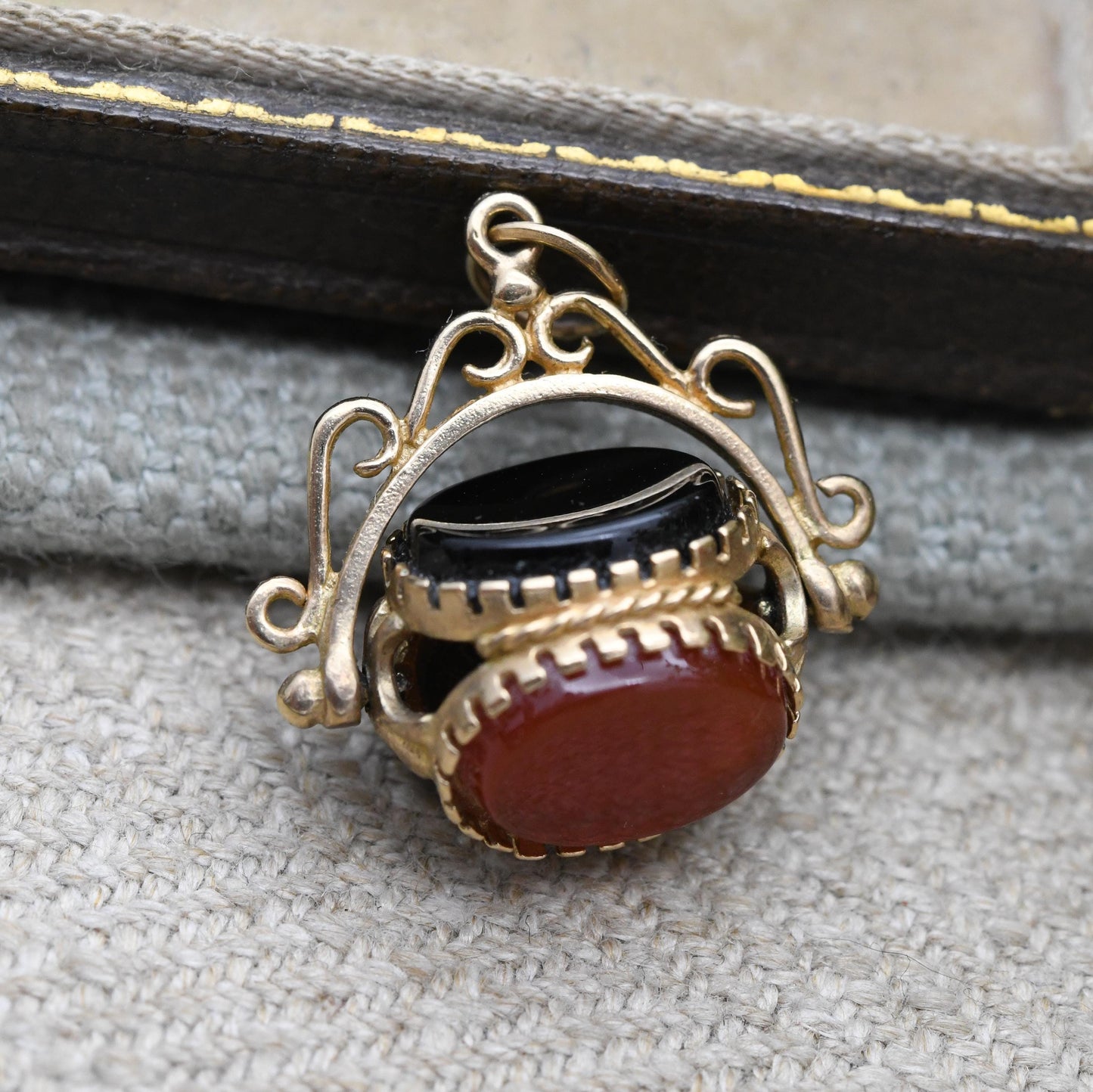 Vintage 9ct Gold Gemstone Spinner Fob Pendant - Antique Style Miniature Spinning Watch Fob Charm Ornate | Onyx Bloodstone Red Carnelian