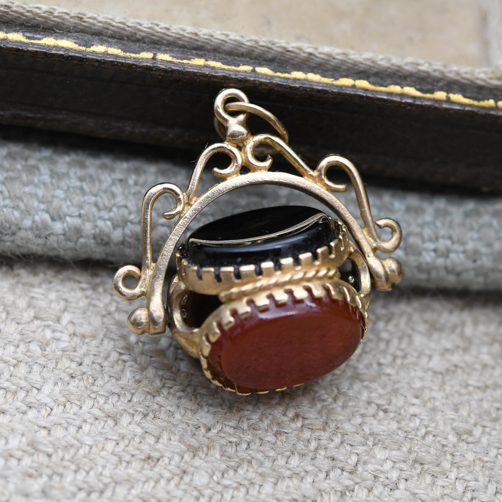 Vintage 9ct Gold Gemstone Spinner Fob Pendant - Antique Style Miniature Spinning Watch Fob Charm Ornate | Onyx Bloodstone Red Carnelian