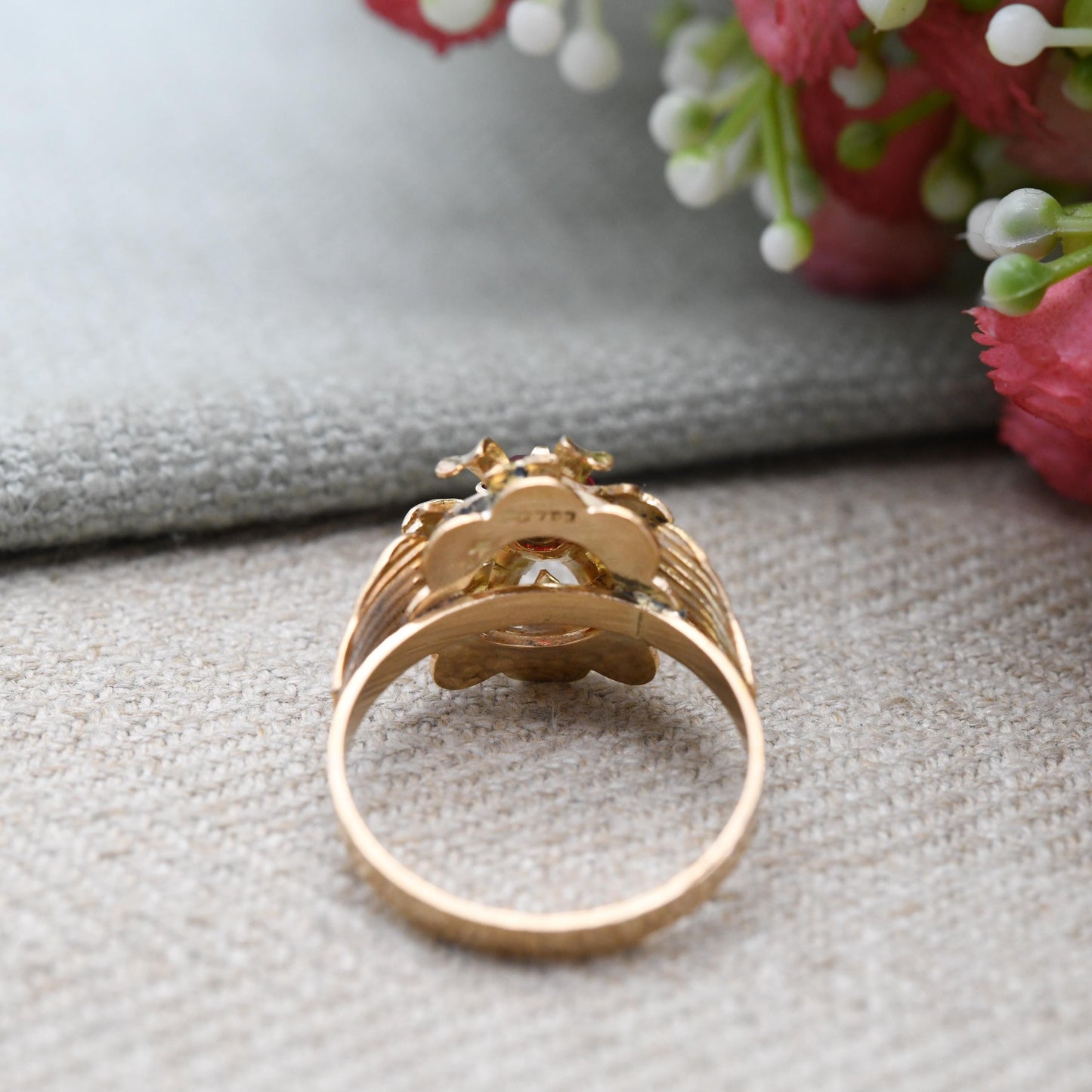 Vintage Italian 18ct Gold Paste Flower Ring c. 1960s Mid-Century Statement Jewellery | UK Size P 1/2 | US Size 8