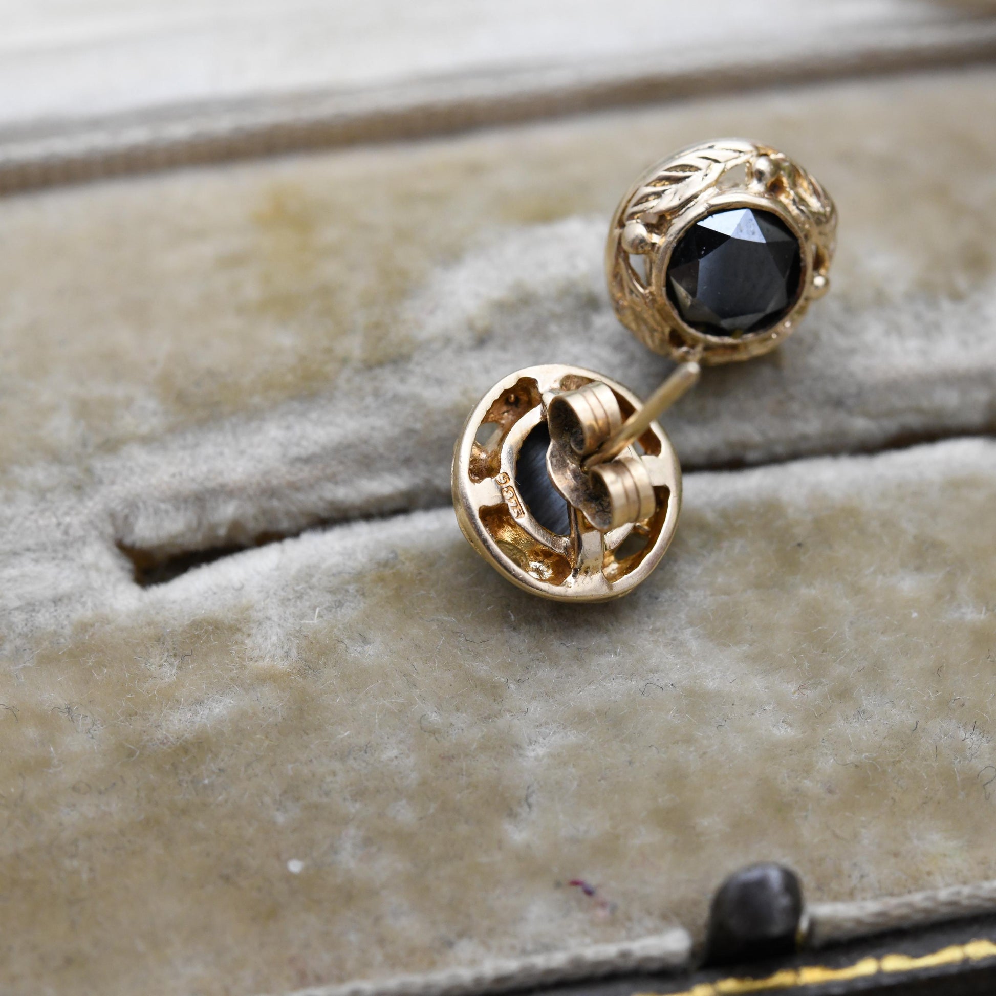 Vintage 9ct Gold Hematite Bezel Set Stud Earrings - Black Gemstone Floral Textured Border | Butterfly Back | Everyday Stud Earrings