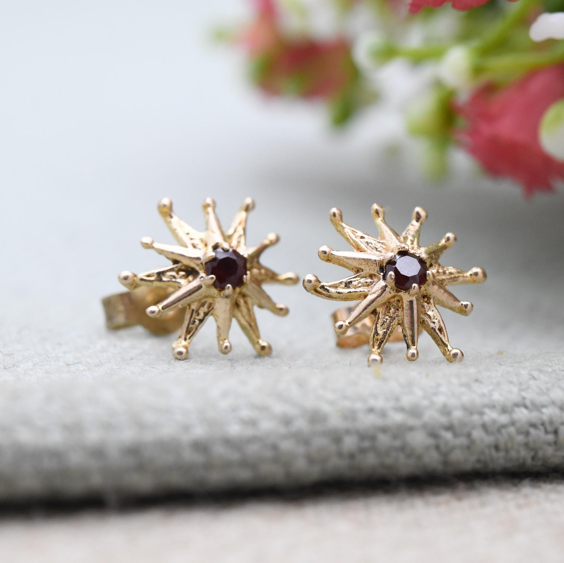 Vintage 9ct Gold Garnet Star Stud Earrings - Red Gemstone Starburst | Gold Birthday Gift | Butterfly Back | Everyday Stud Earrings