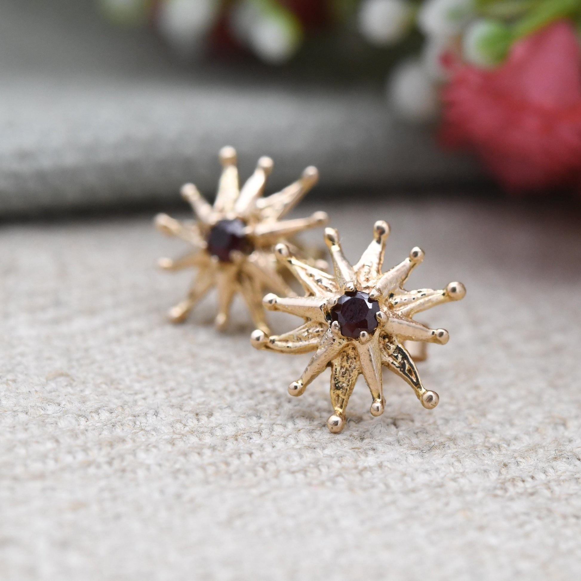 Vintage 9ct Gold Garnet Star Stud Earrings - Red Gemstone Starburst | Gold Birthday Gift | Butterfly Back | Everyday Stud Earrings