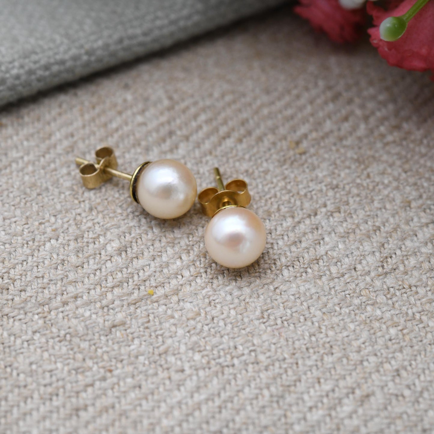 Vintage 9ct Gold Pearl Stud Earrings 7mm - Large Minimalist White Cultured Pearl Round Push Back Earrings | Everyday Jewellery Gift for Her